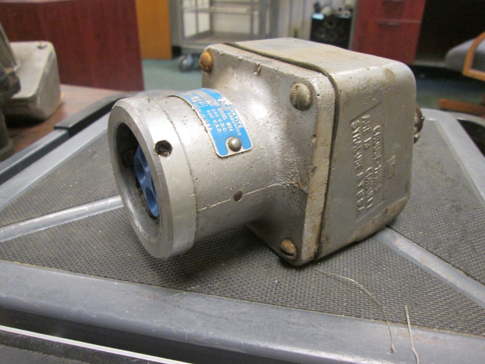 Crouse-Hinds Receptacle w/ Body AR-344 30A 600V 3W 4P Used