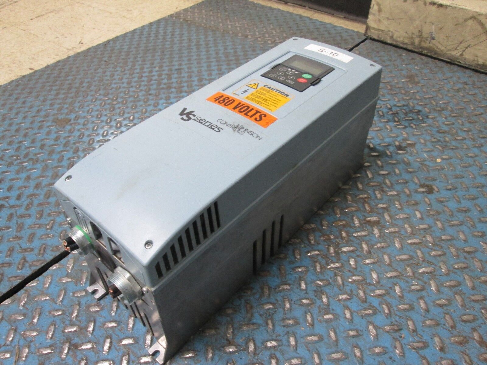 Johnson Controls VS Series AC Drive VS030410A-L0000 30HP 3Ph Used