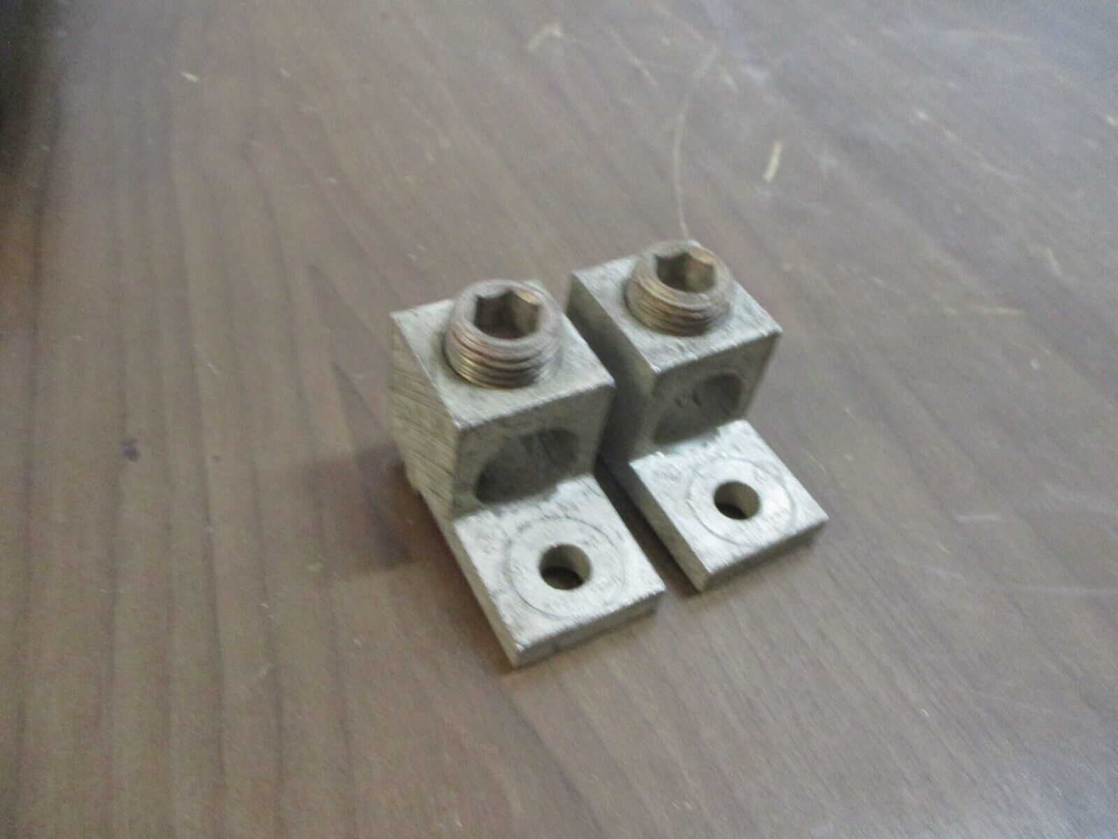 GE Mechanical Lug 6E-350-1 6-350KCMIL *Lot of 2* Used