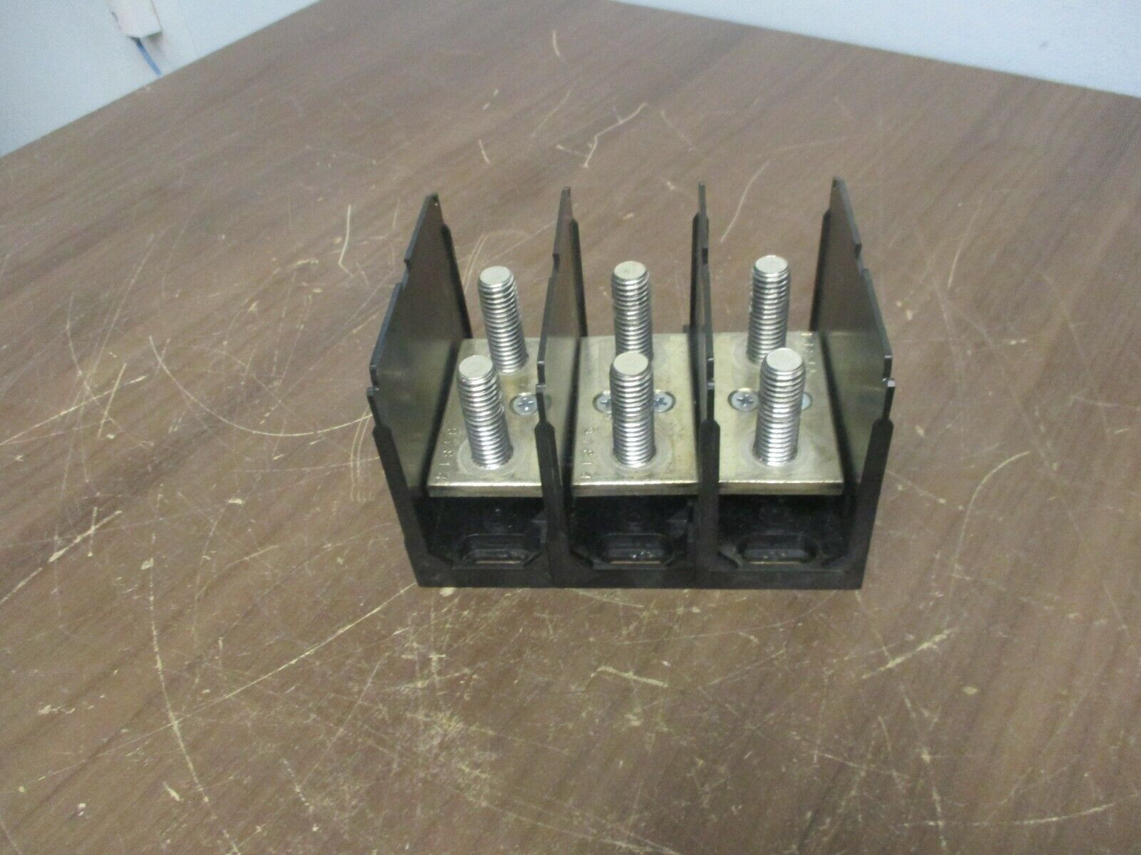 Marathon Power Distribution Block 1333601 73874 410A 600V 3P Used