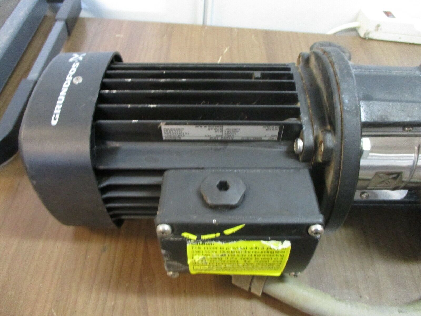 Grundfos Type CR3-& A-FGJ-A-E-HQQE Pump A96083210P114340315 1.5HP 3600RPM Used