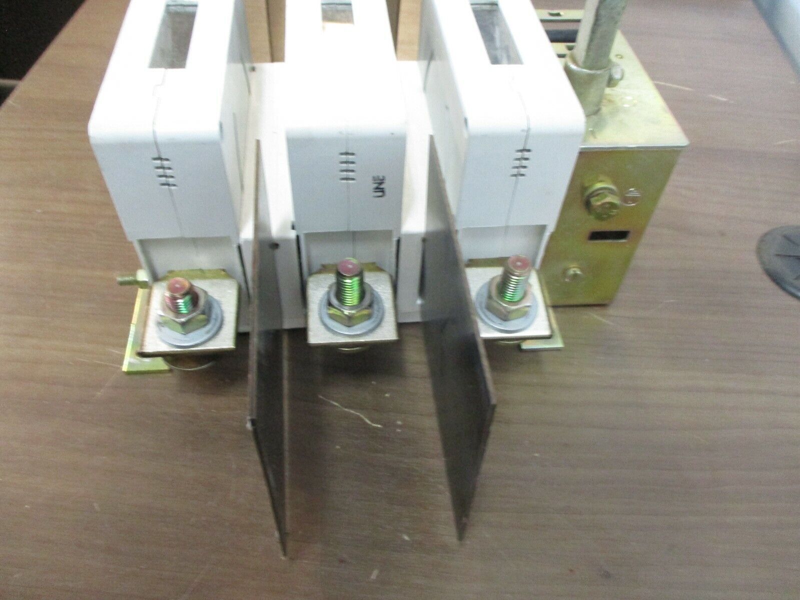 ABB Disconnect Switch OETL-NF400 400A 600V 3Ph *No Handle & Cracked Plastic*