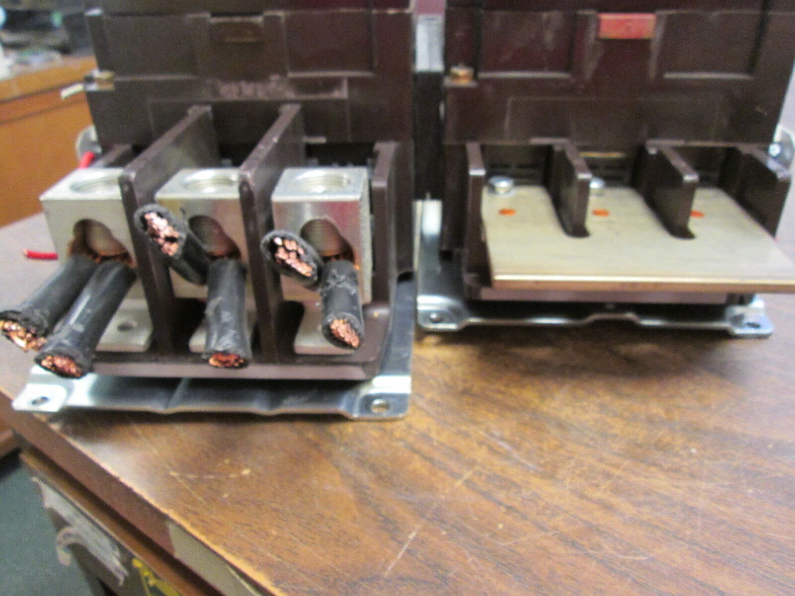 Cutler-Hammer Contactor C832LN1/C832KN3 350/200A 600V 120V Coil Used