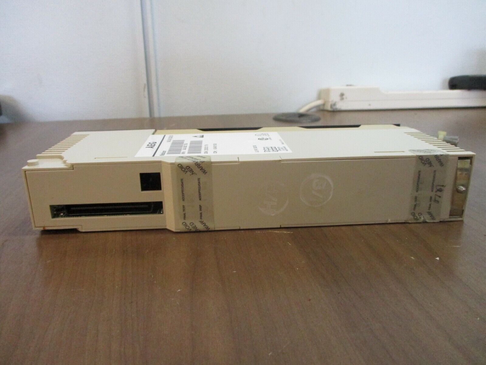 AEG Modicon Analog Input Module 140 AVI 030 00 Used