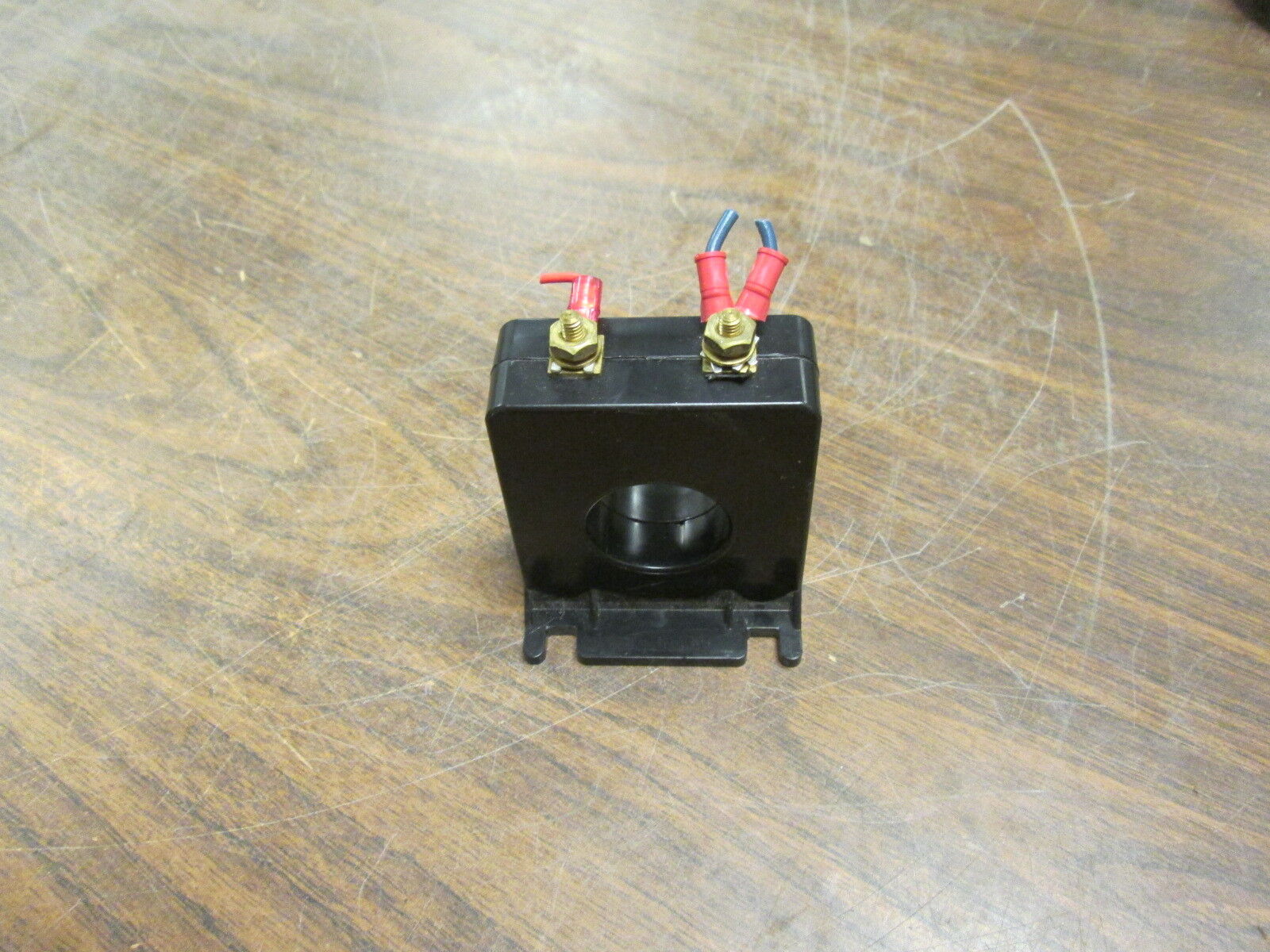 Instrument Transformers Current Transformer 2SFT-101 Ratio 100:5A 600V 50-400Hz