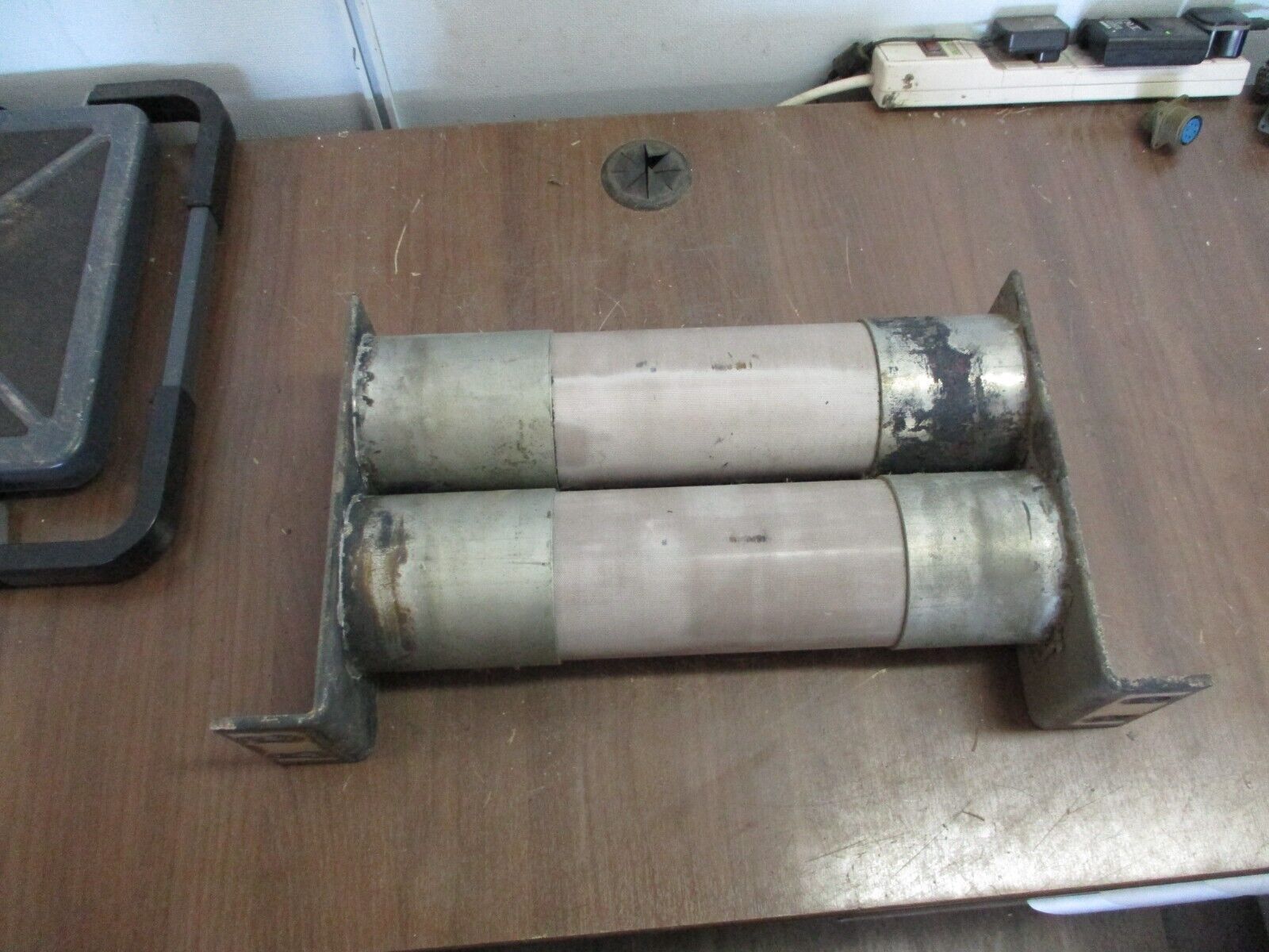 Cutler-Hammer CLE-600 Fuse 5CLE-1100 600E 2.75/5.5kV 50/60Hz Used