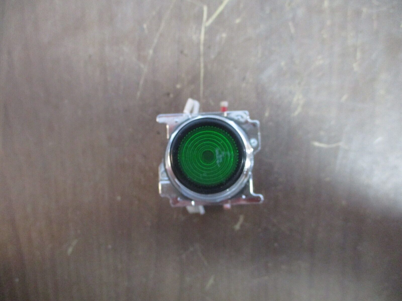 Cutler-Hammer Illuminated Push Button 10250T / 91000T Green Used