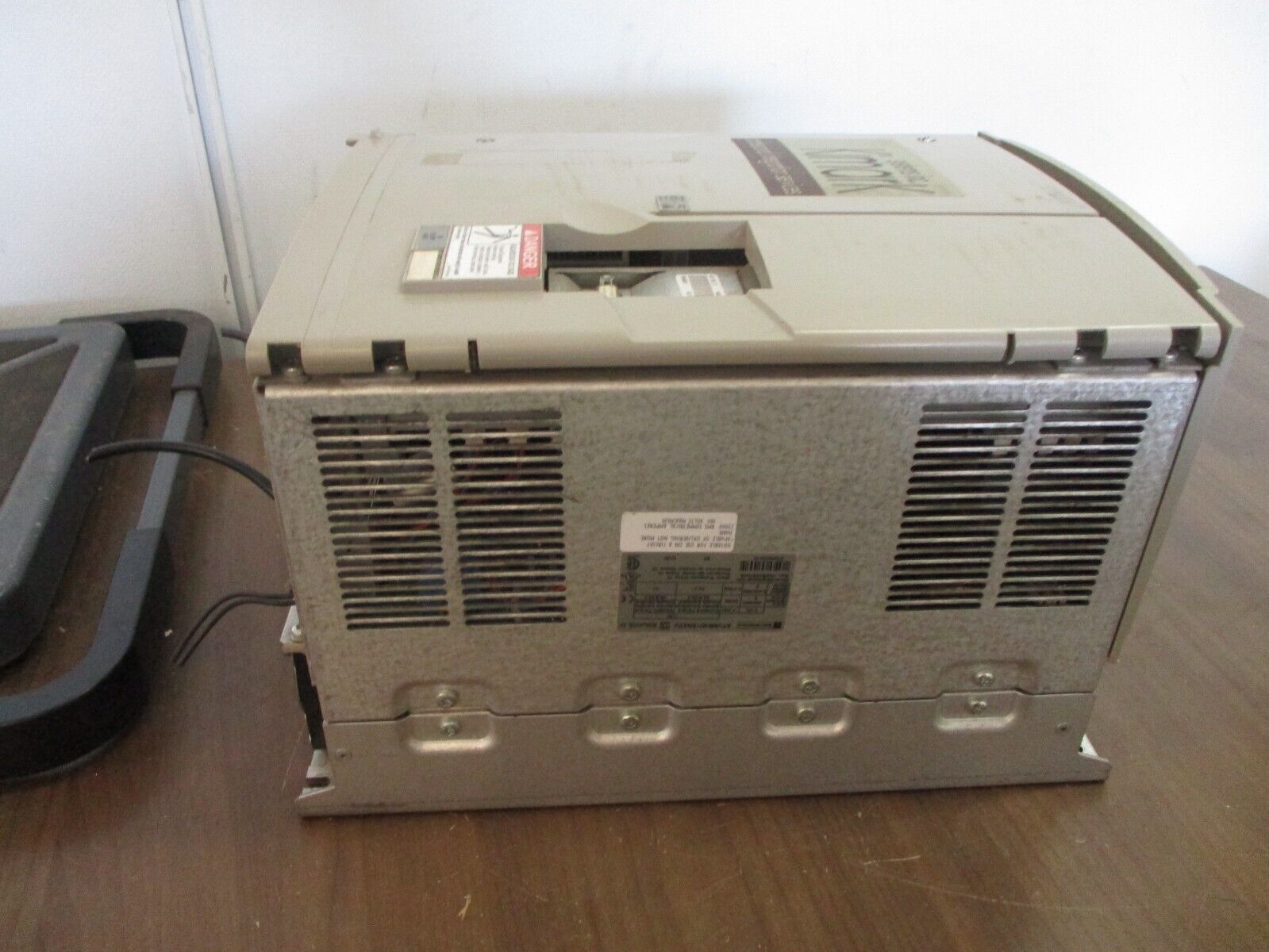 Square D Altivar 58 AC Drive ATV58HD16N4ZU 15HP *No Keypad* Used