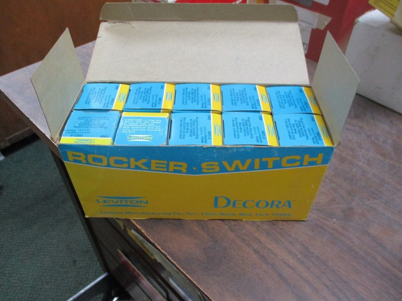 Leviton/Decora Rocker Switch 5621-2 20A 120/277V New Surplus