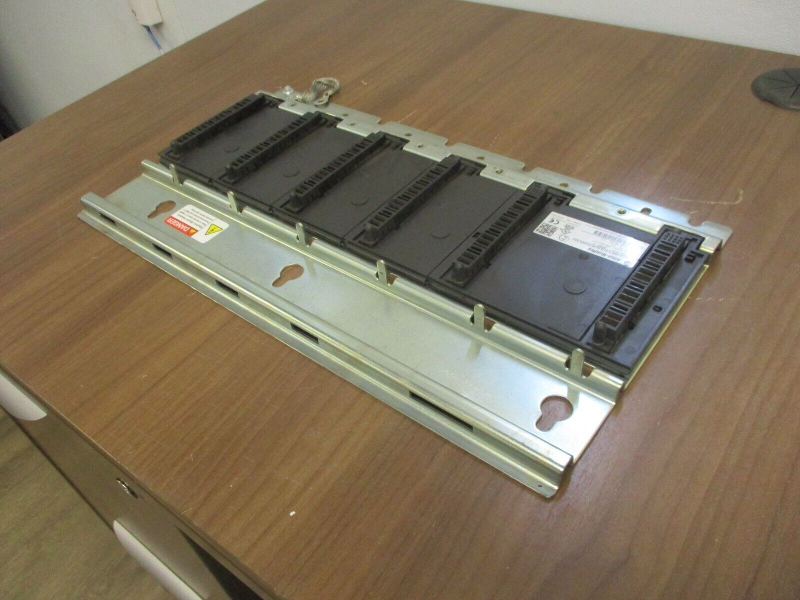 Allen-Bradley 5-Axis Slim Power Rail 2094-PRS5 Ser. A Buss:325/650 70A Used