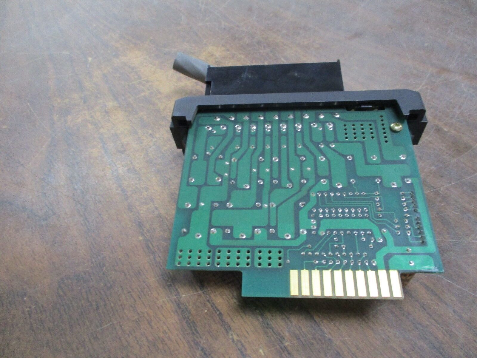 Horner Electric Isolated Relay Output Module HE610RLY110A Used