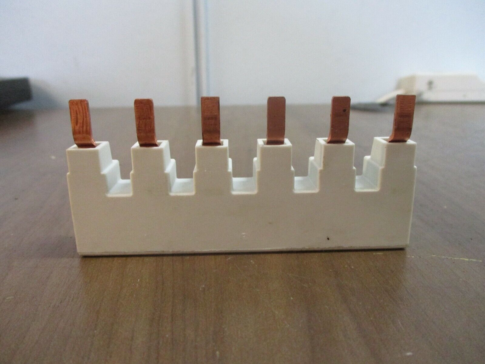 Eaton Bus Bar WMZT3P6T 480V 6 Terminal Used