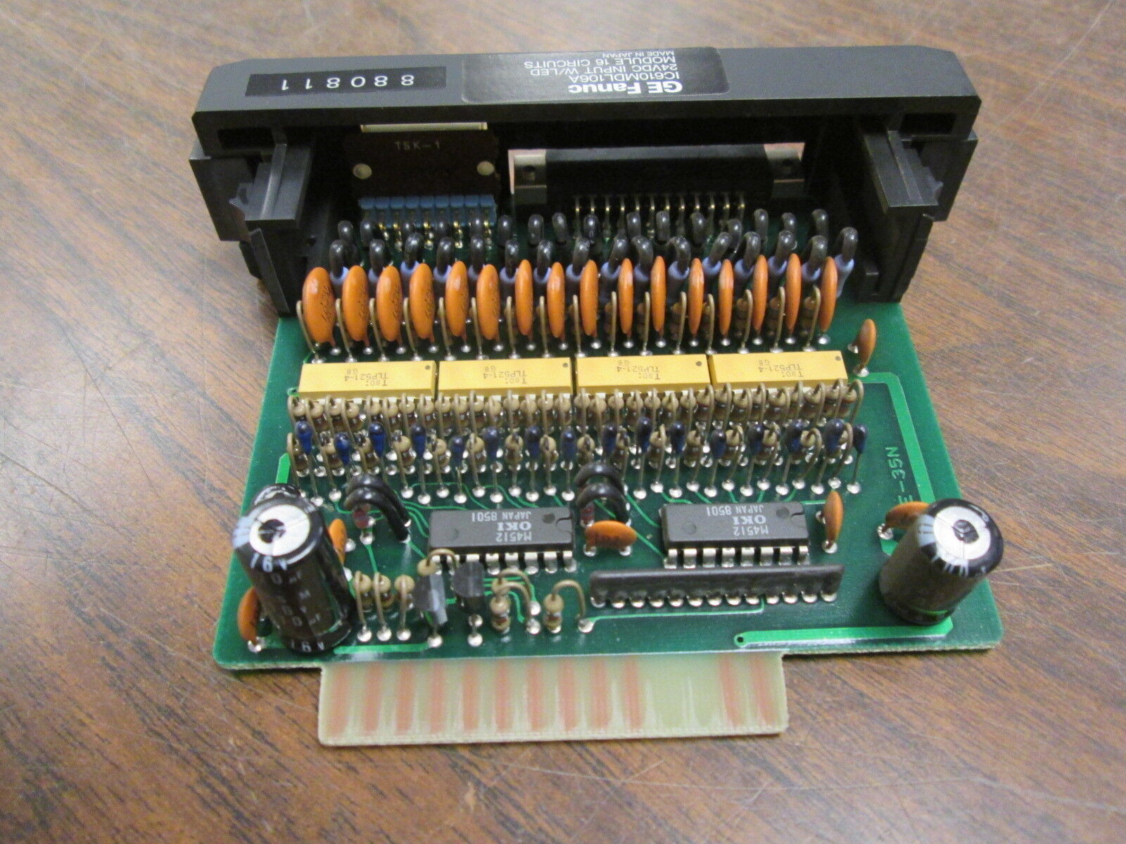 GE Fanuc 24VDC Input w/ LED Module IC610MDL106A 16-Circuit Used
