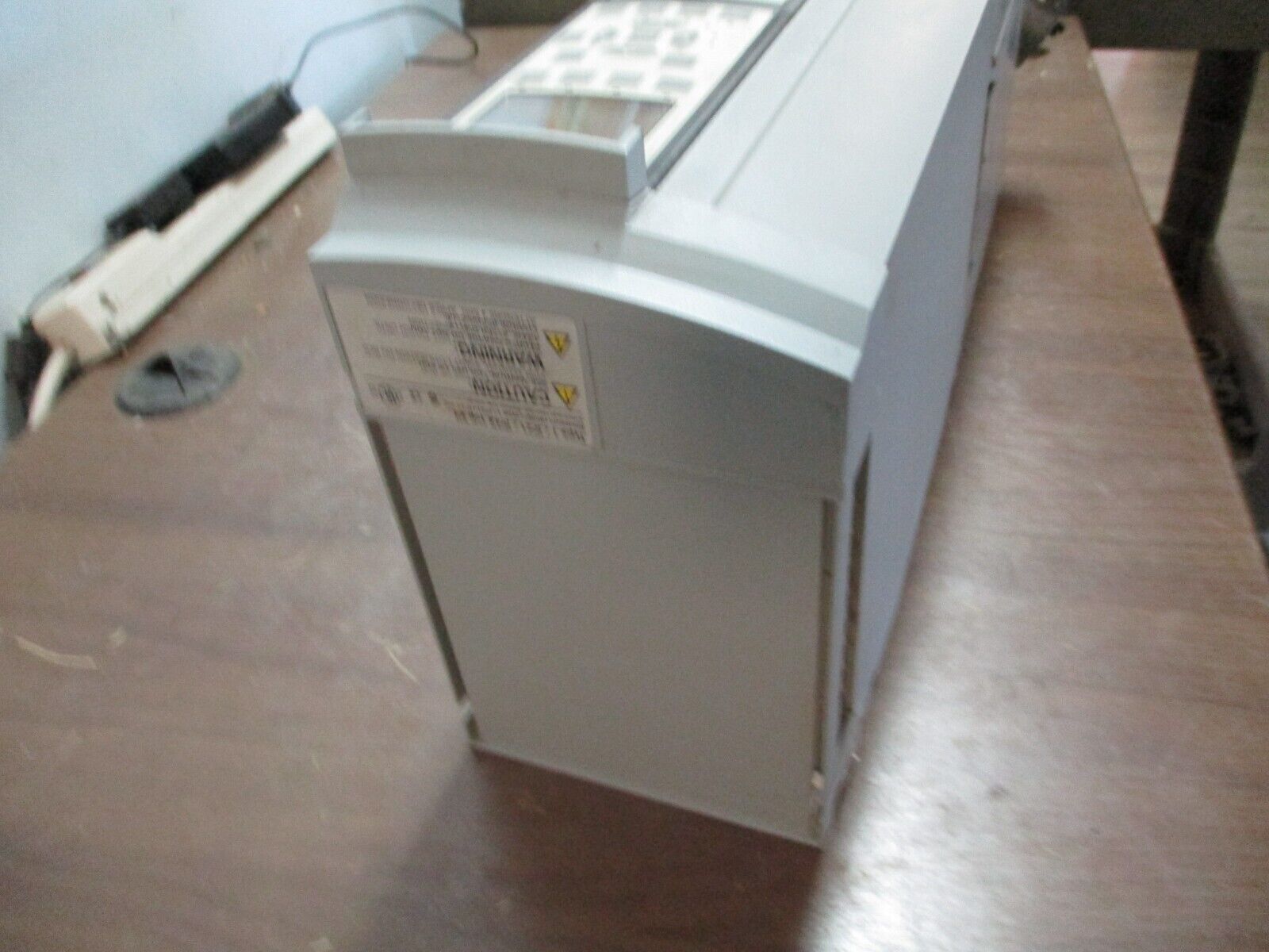 Trane TR200 AC Drive w/ Disconnect 131L1541 10HP 3Ph w/ Keypad Used