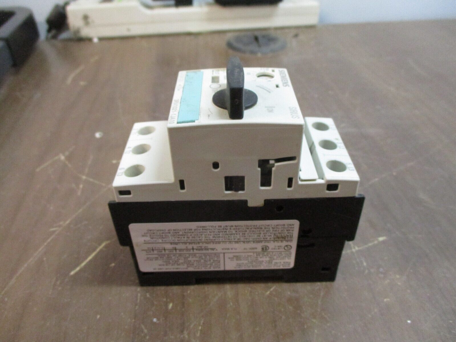 Siemens Sirius Manual Starter 3RV1021-1JA10 Trip: 7-10A Used