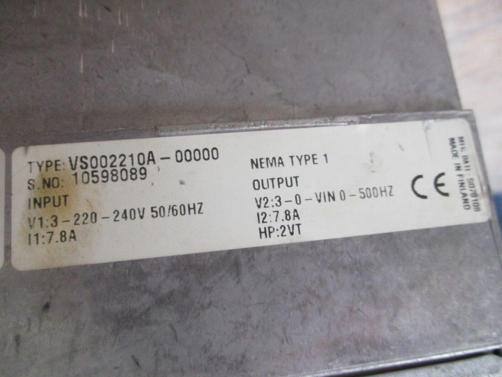 Eaton AC Drive VS002210A-00000 2HP *Missing Terminal Cover* Used