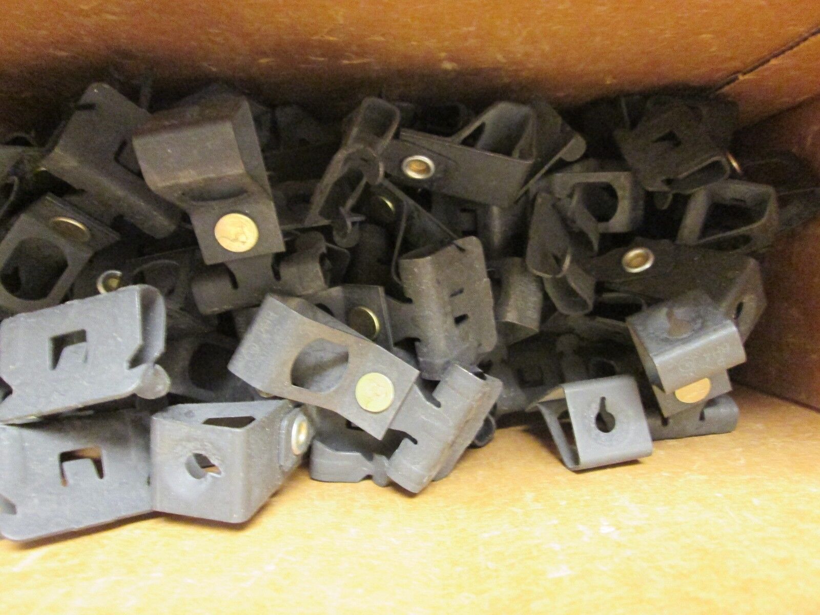 Cooper Rod Hanger BH4E24 To 1/16" To 1/4" Beam Box of 75 New Surplus