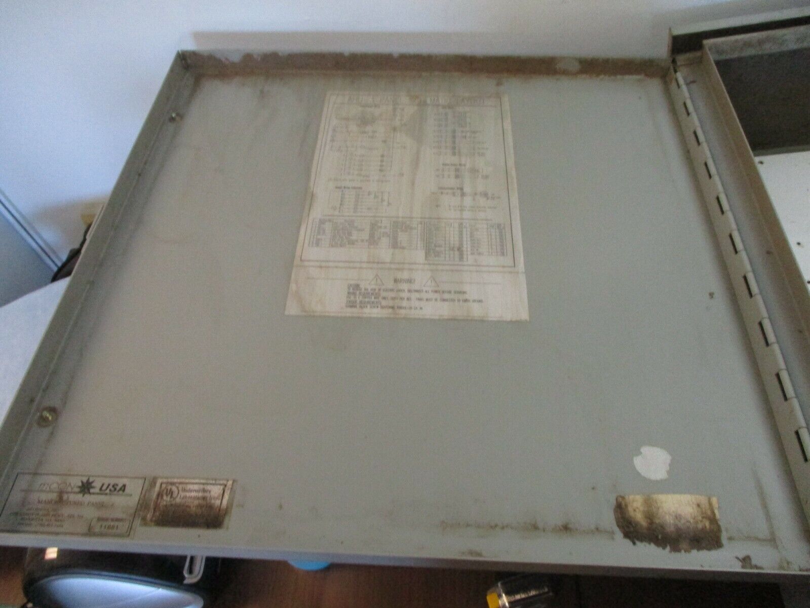 mCon-USA Type 3R Enclosure Size: 24x24x8" Used