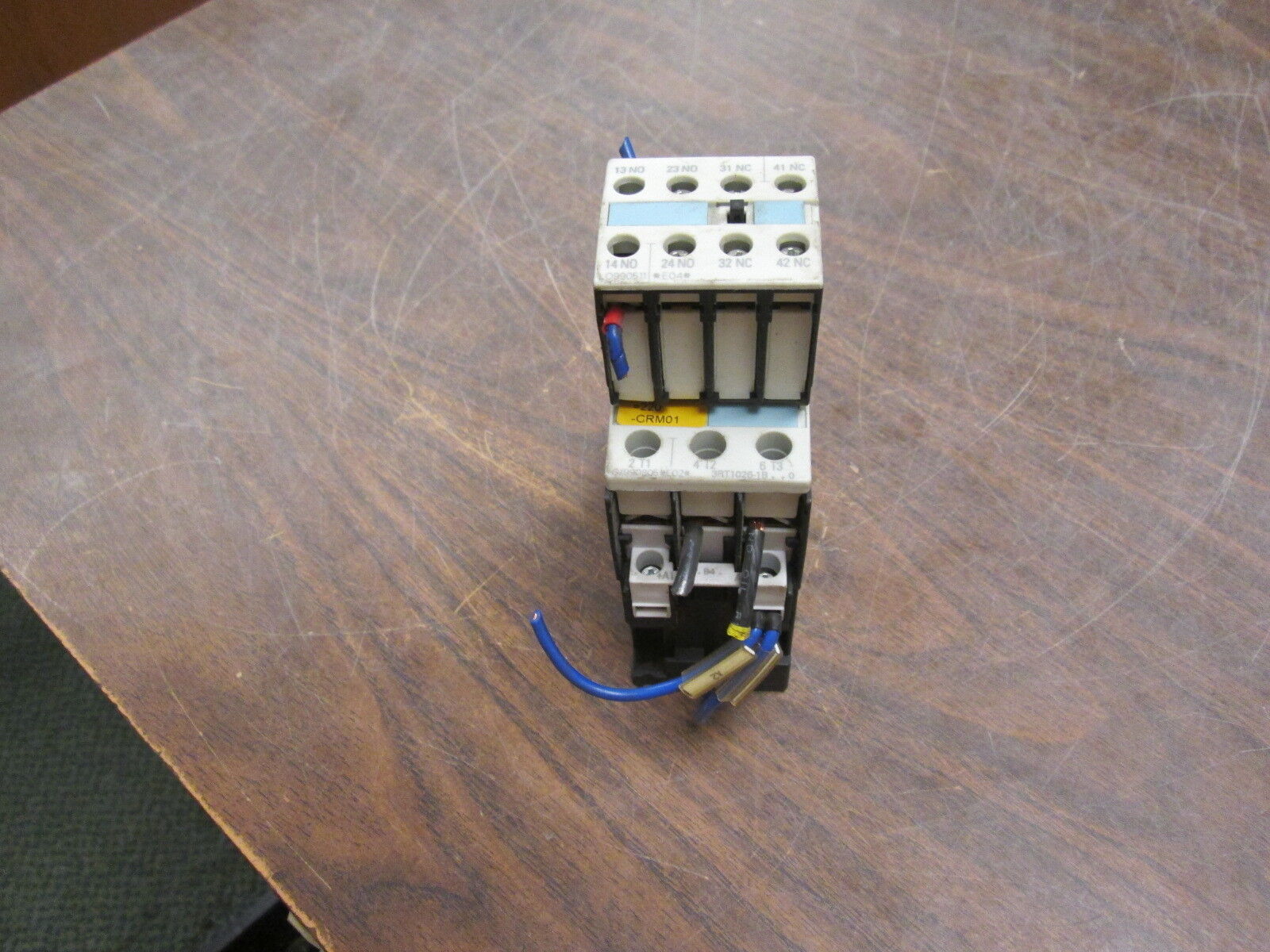 Siemens Sirius Contactor 3RT1026-1B..0 24VDC Coil 35A 600V w/ Aux Contact Block