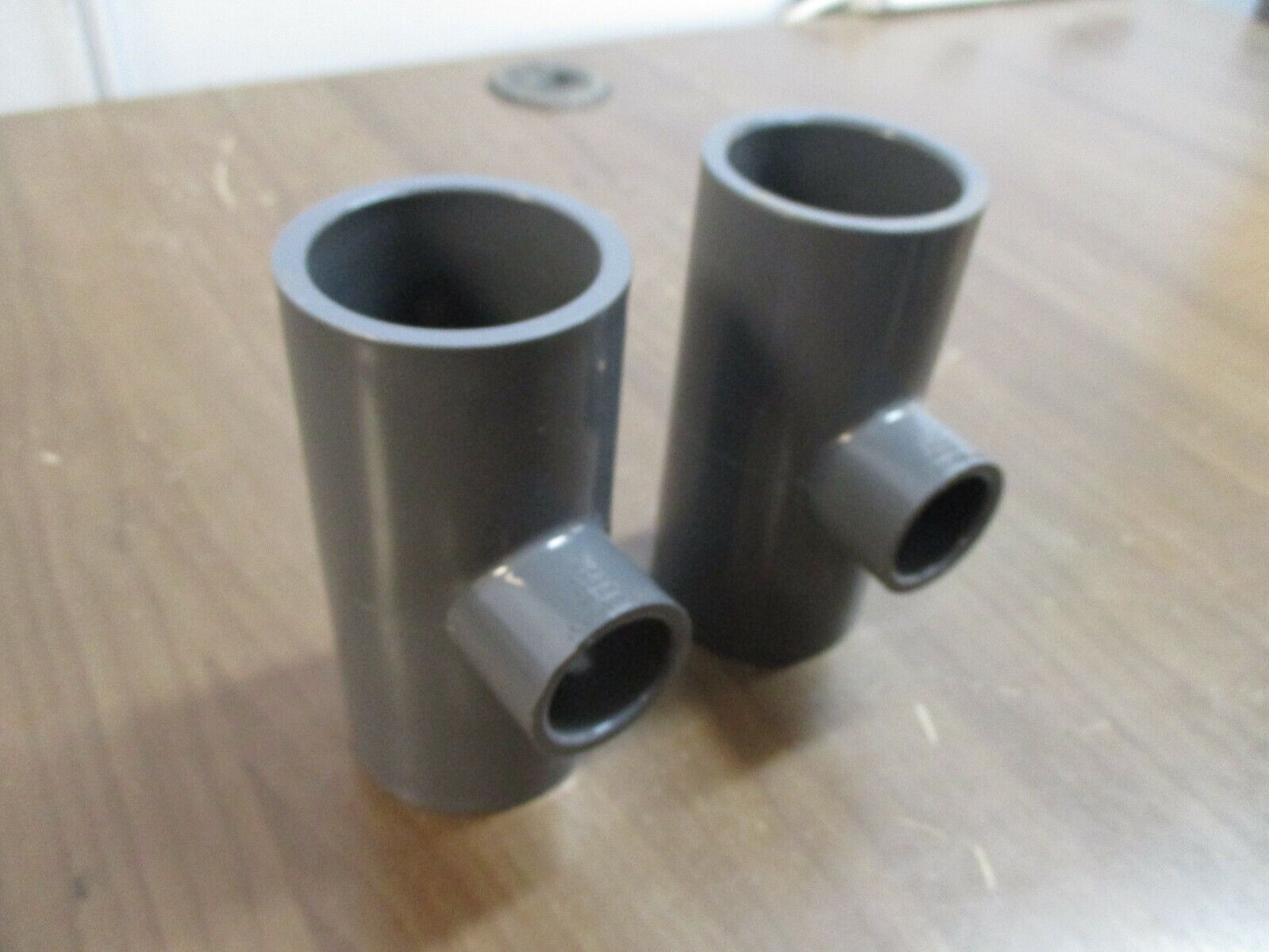 Lasco Tee Fitting D2467 Size: 1-1/2" x 1-1/2" x 3/4" *Lot of 2* Used