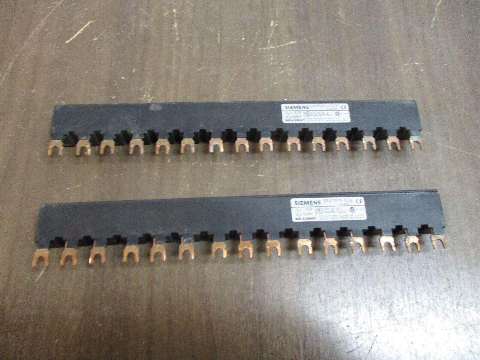 Siemens Busbar 3RV1915-1DB 65A 600V For Use w/ Type 3RV1.1/1.2 *Lot of 2* Used