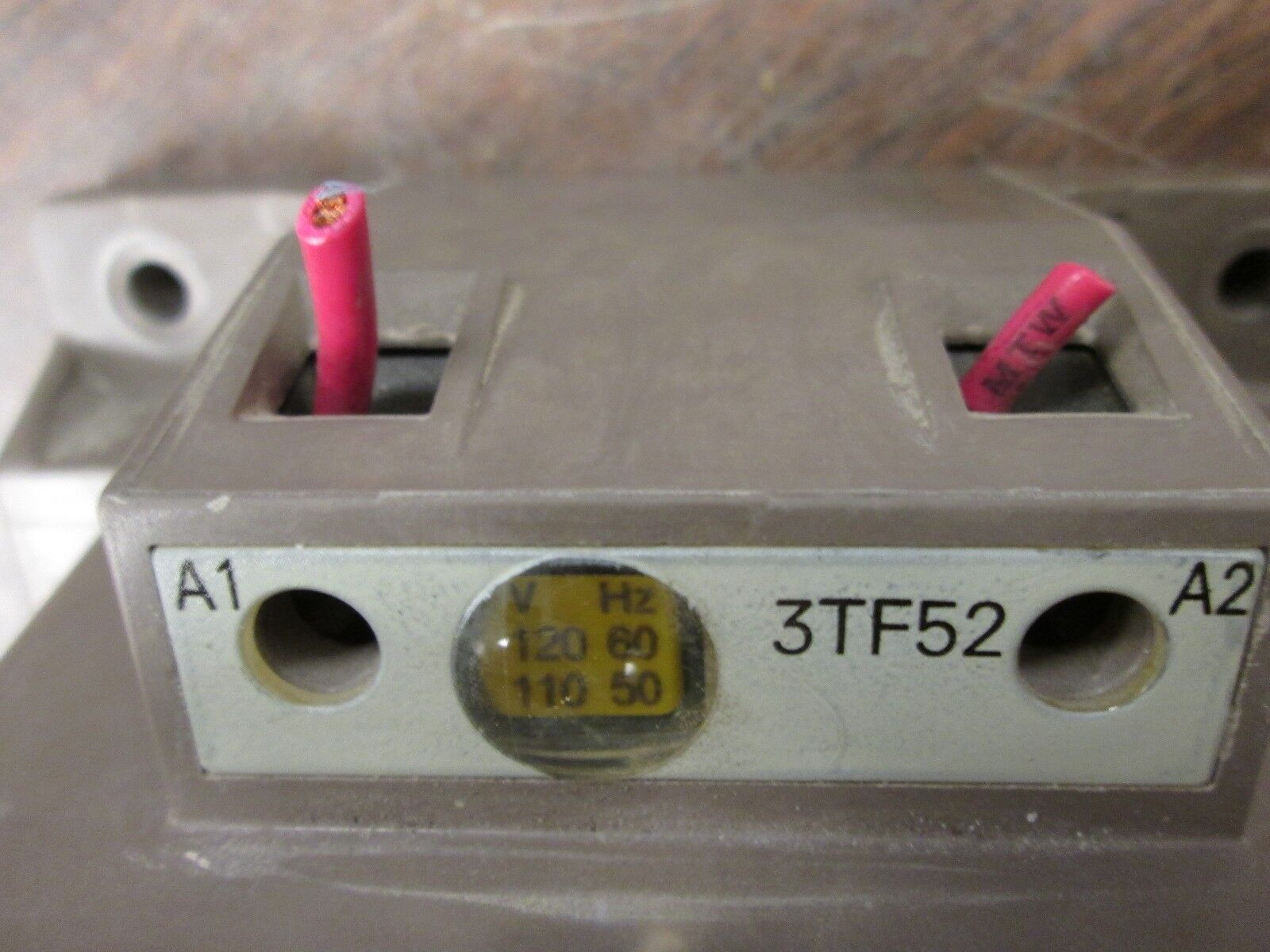 Siemens Contactor 3TF52 Size 4 135A 600V 120V Coil