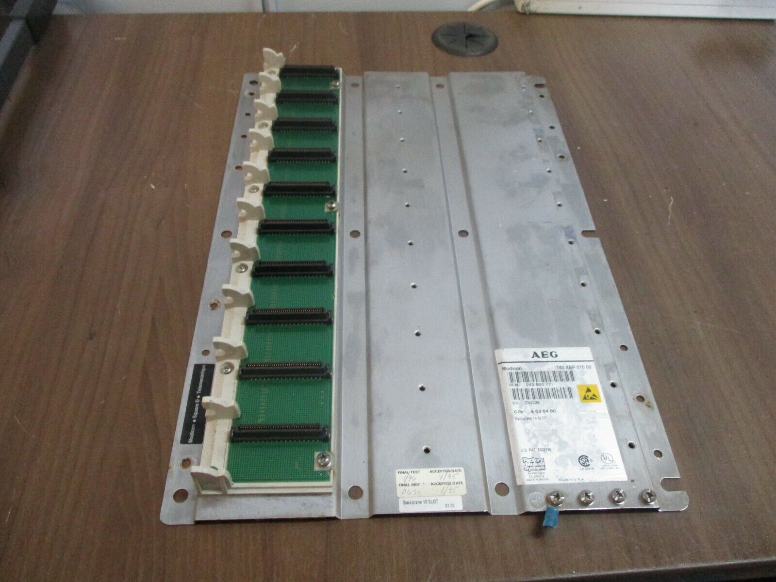 AEG Modicon Backplane 140 XBP 010 00 10-Slot Used