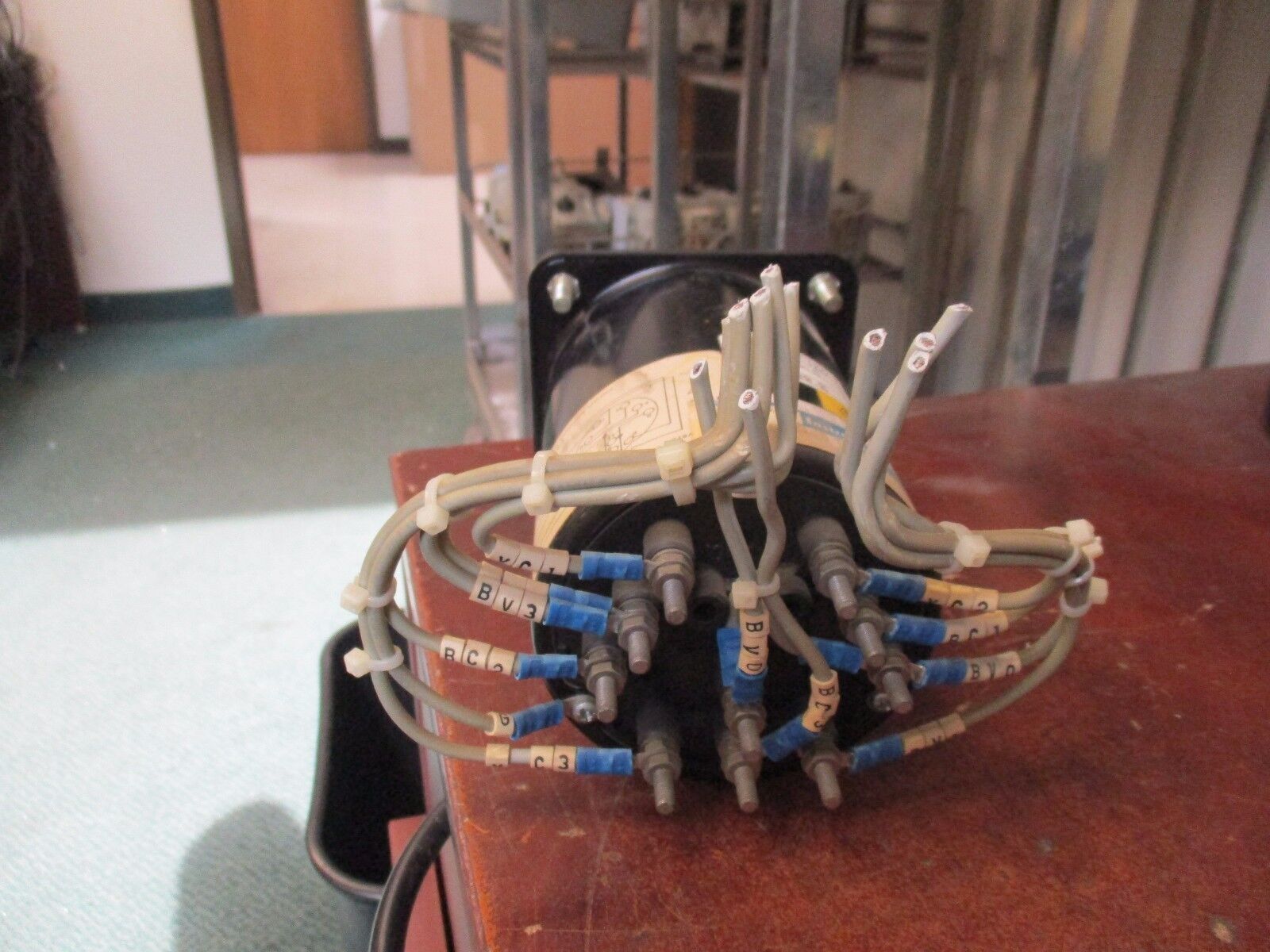 Crompton AC Megawatt Meter 6955 077 219A QQYB C6 120V Range: 0-5 MW Used