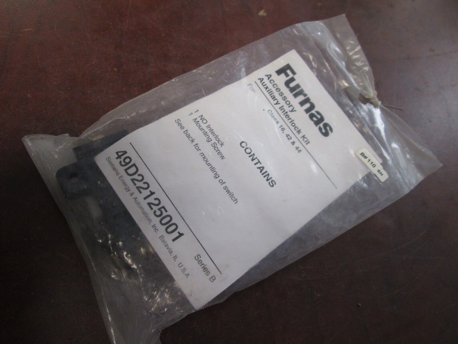 Furnas Aux interlock Kit 49D22125001 Contains: 1 N.O. Interlock,1 Mounting Screw