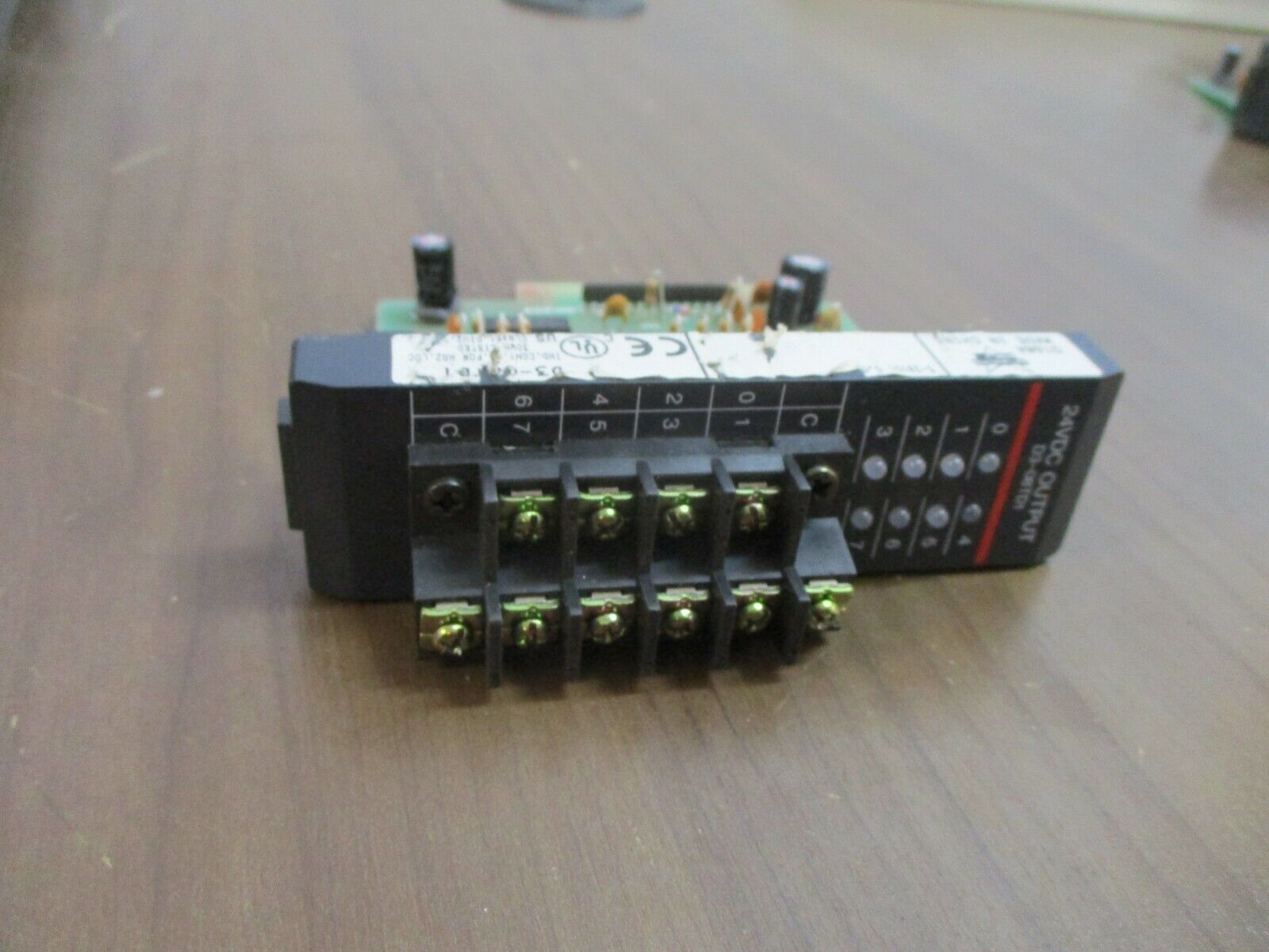 Automation Direct Output Module D3-08TD1 5-28VDC *Missing Terminal Cover* Used