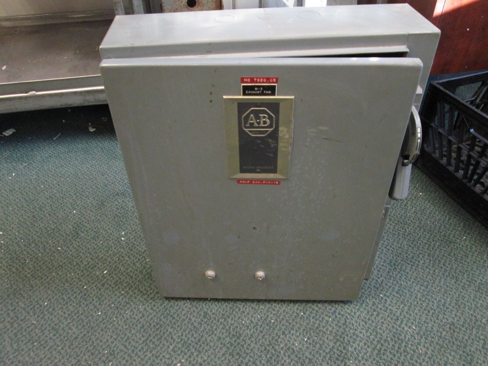 Allen-Bradley 2 Speed Fusible Combination 716-BAB1746 Size 1 Nema 1 Used