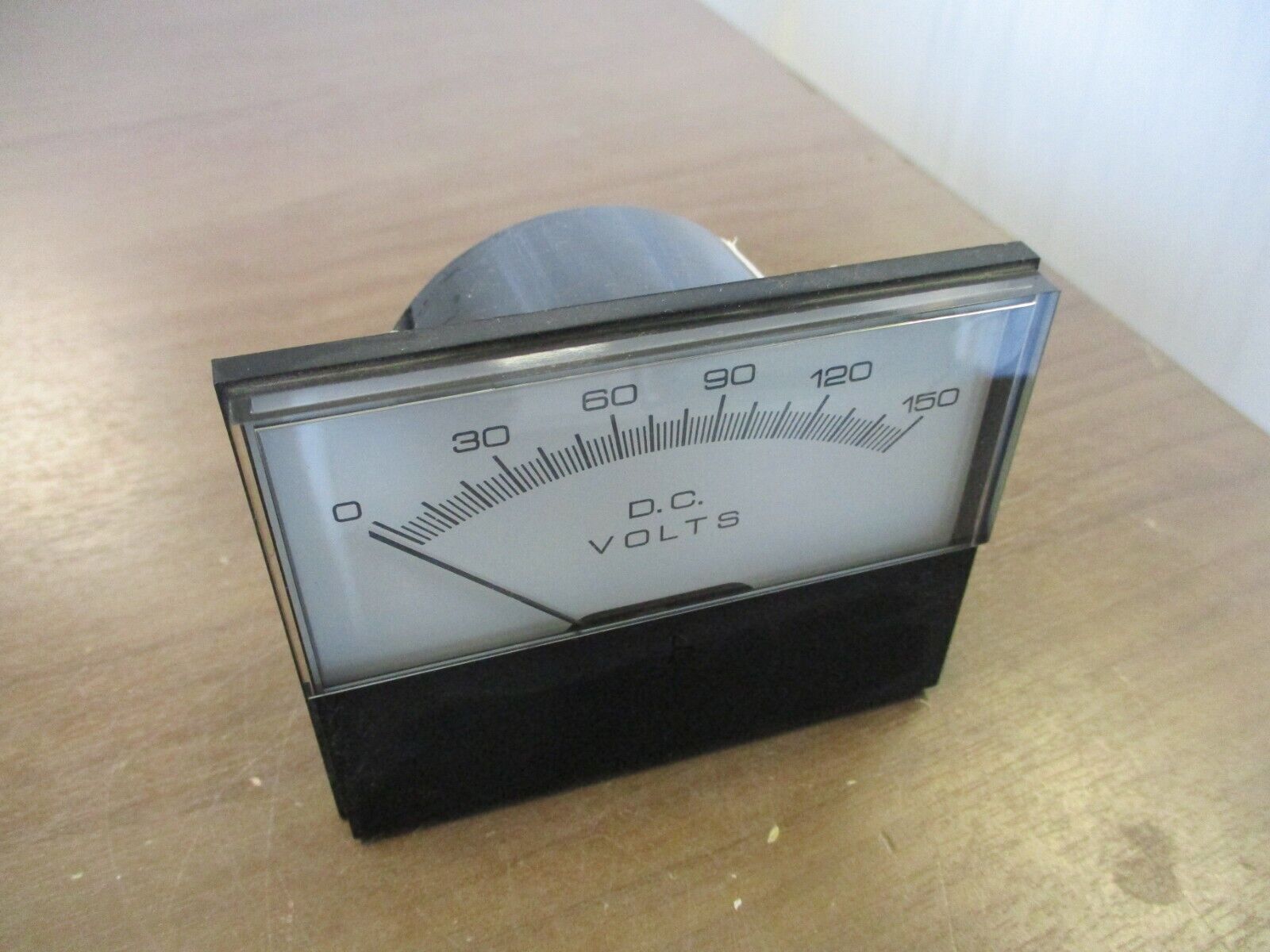 Weschler Instruments DC Voltmeter 260320PZPZ9JCD/UL Range: 0-150VDC Used