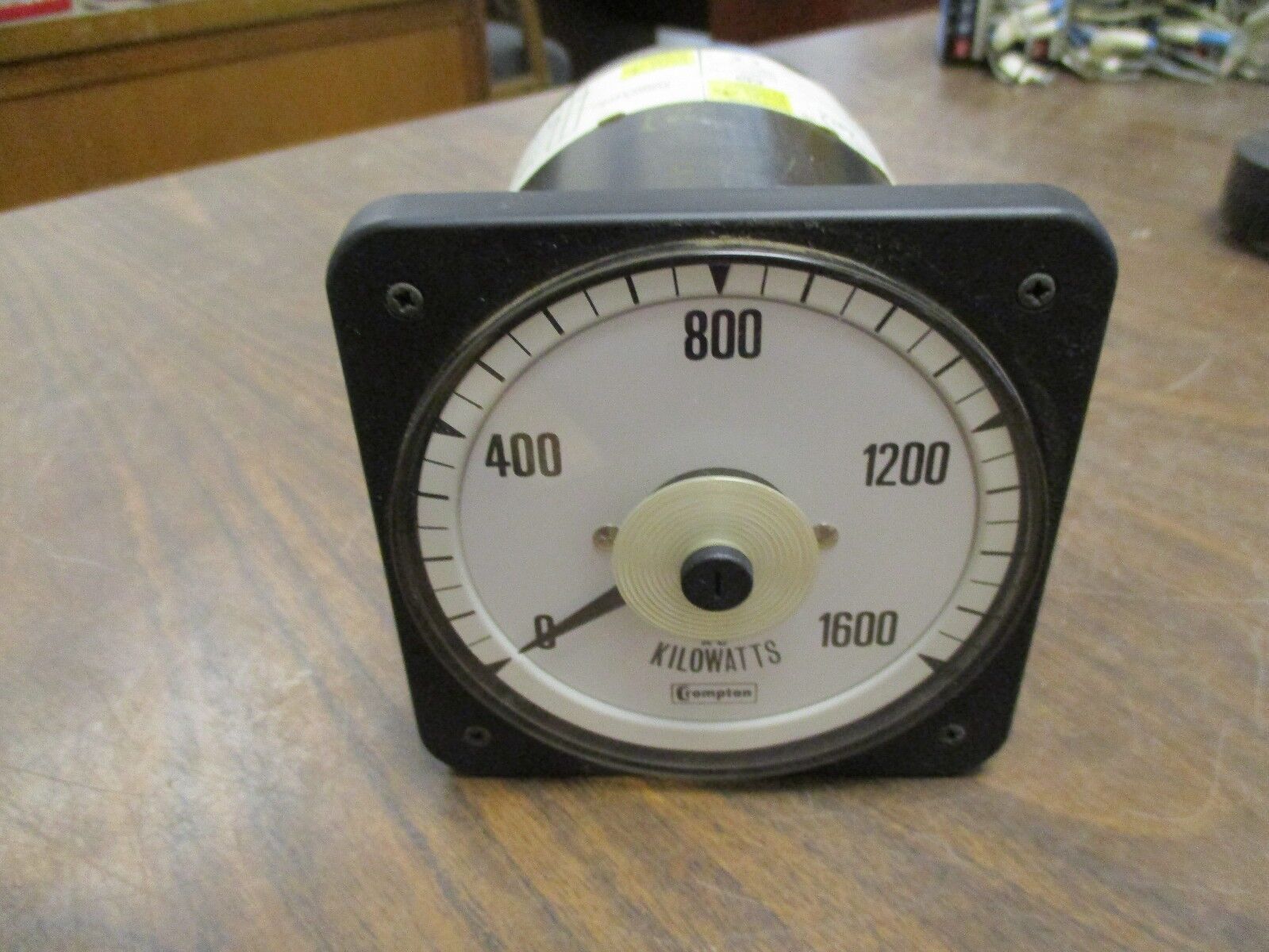 Crompton AC Killowatt Meter 077-218A-QQVG-C6 Range: 0-1600KW Used