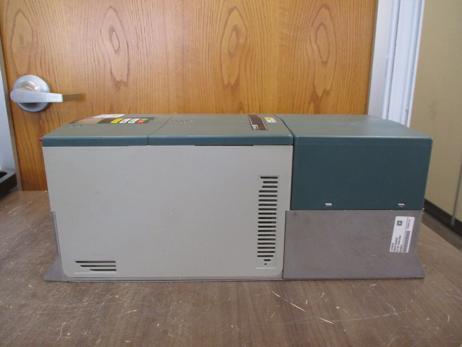 Rockwell Automation VTAC 9 AC Drive 9VT401-040HTANA 30HP 3Ph w/ Keypad Used