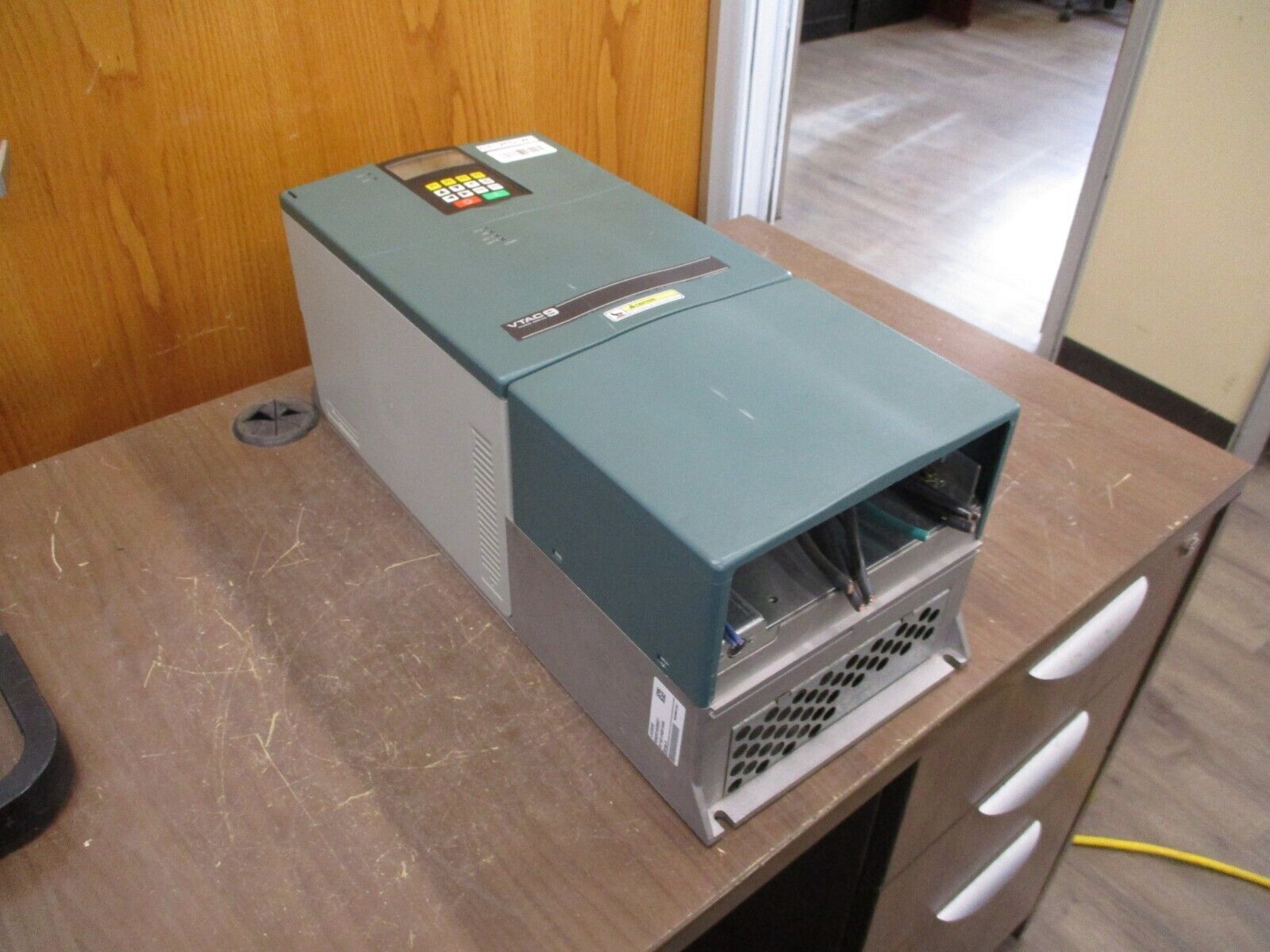 Rockwell Automation VTAC 9 AC Drive 9VT401-040HTANA 30HP 3Ph w/ Keypad Used