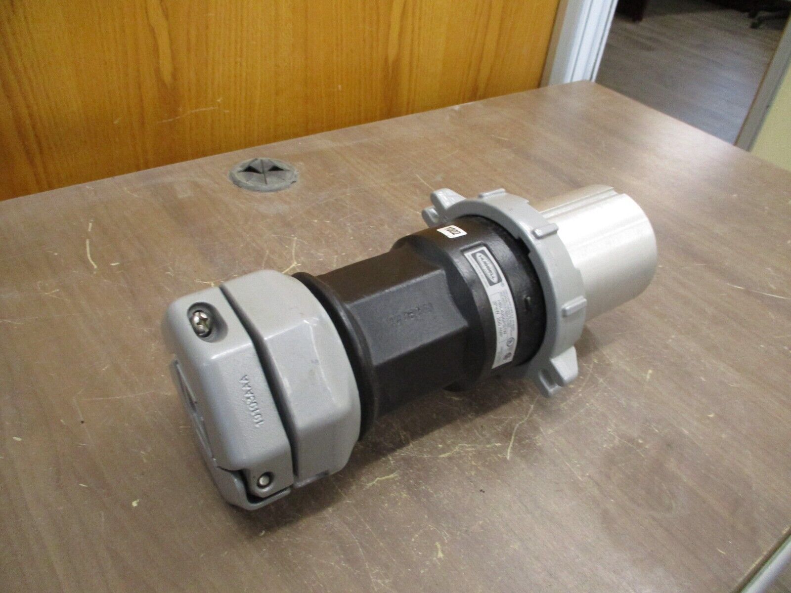 Hubbell Type 4X Plug HBL4200PS1W 200A 600V 3P 4W New Surplus