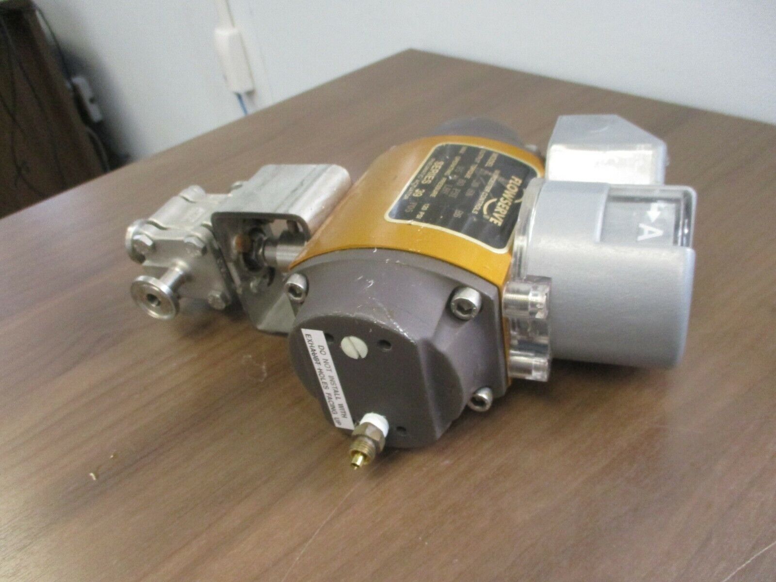 Flowserve Series 39 Pneumatic Actuator w/ Valve & Positioner 1039 SN R6 Used