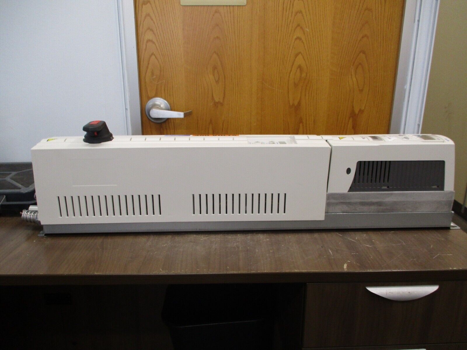ABB ACH550 AC Drive w/ Bypass ACH550-VCR-012A-4+F267 7.5HP 3Ph w/ Keypad Used