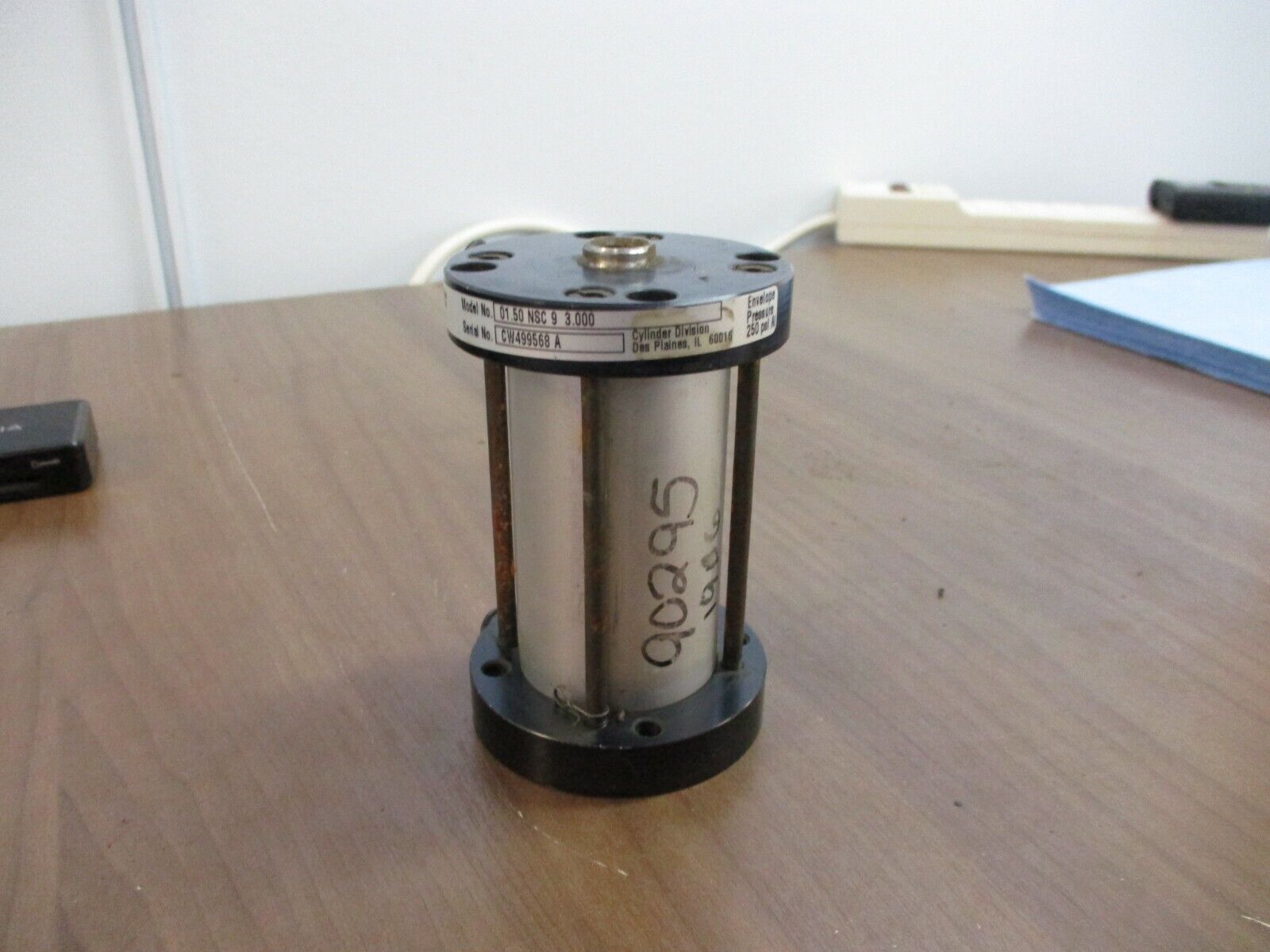 Schrader Bellows Air Cylinder 01.50 NSC 9 3.000 250 PSI Used