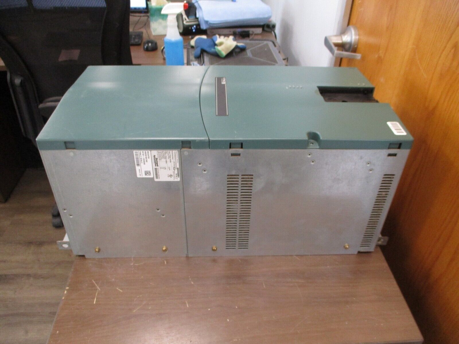 Rockwell Automation VTAC9 AC Drive 9VT401-125HNANA 100HP 3Ph *No Keypad* Used