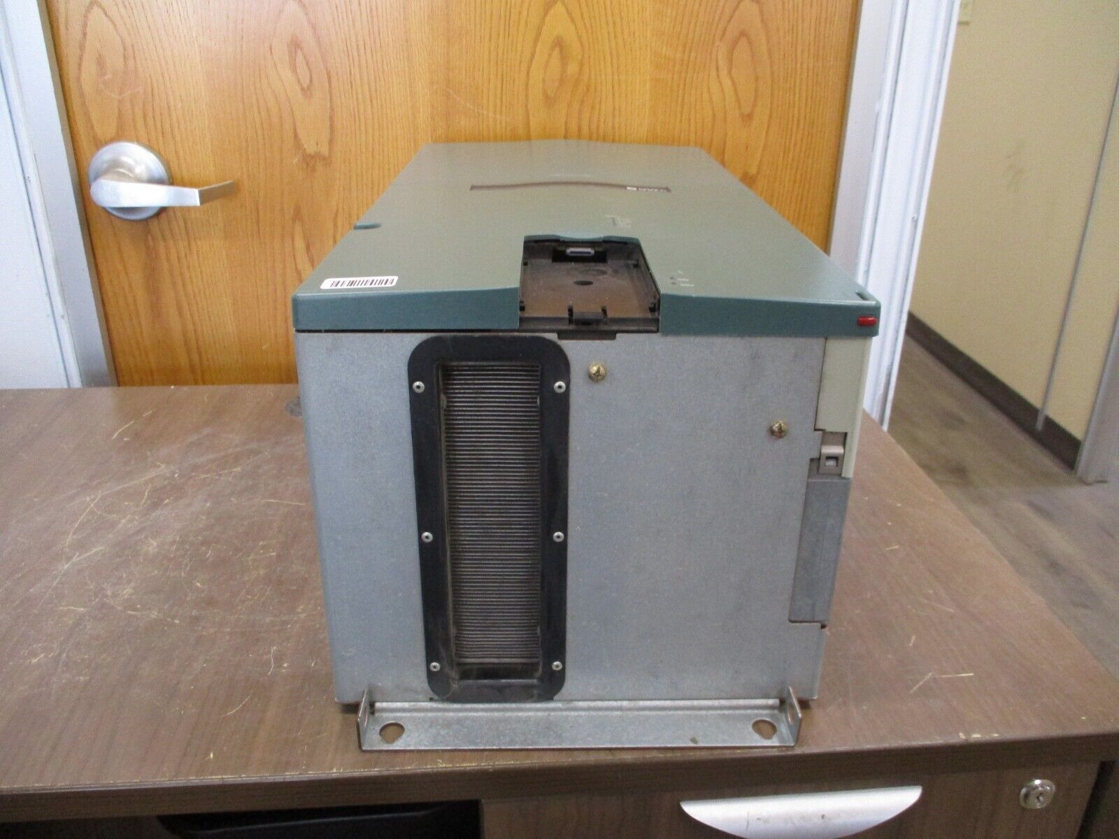 Rockwell Automation VTAC9 AC Drive 9VT401-125HNANA 100HP 3Ph *No Keypad* Used