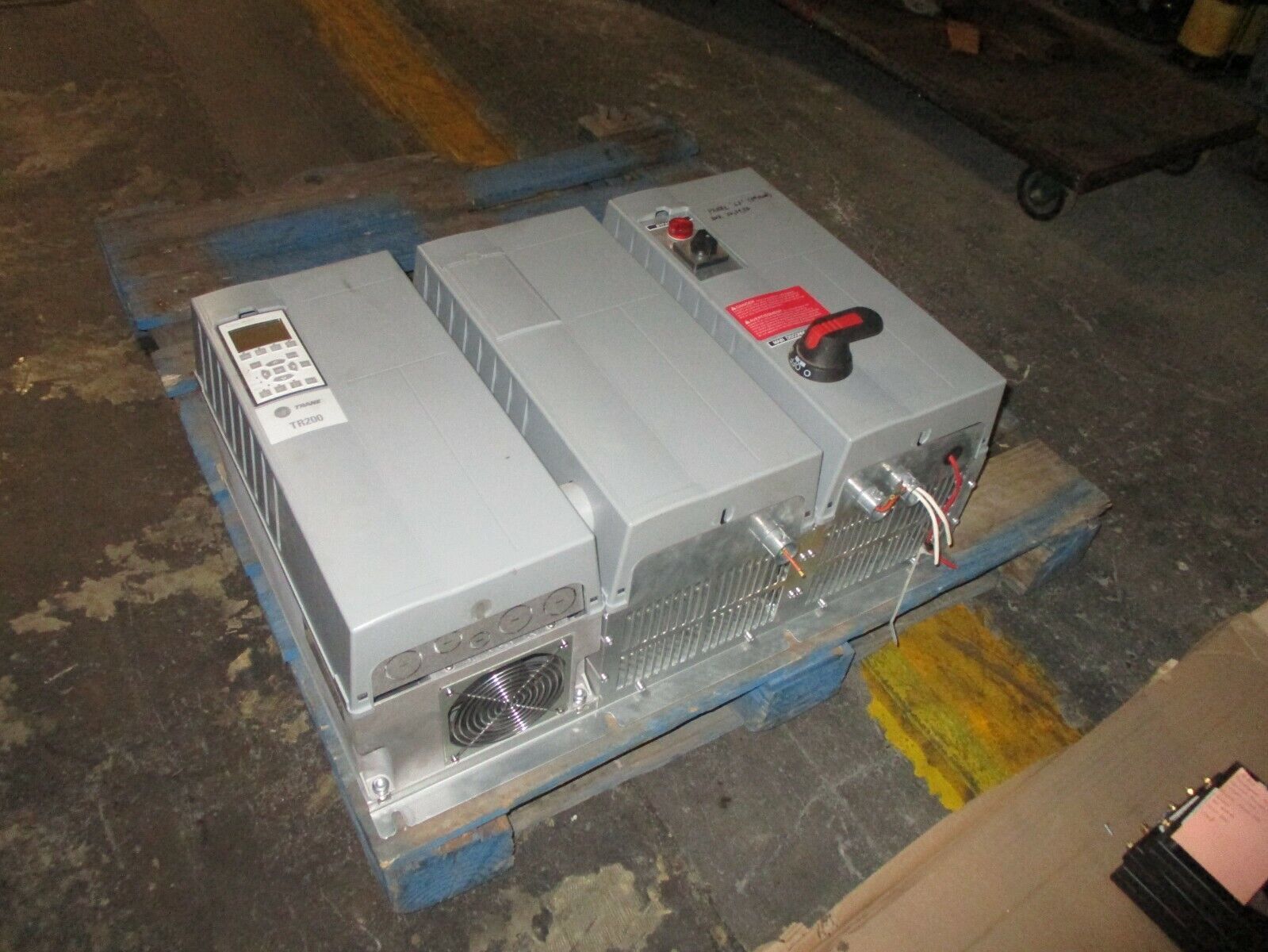 Trane TR200 AC Drive w/ Bypass 131L2041 15HP 3Ph w/ Keypad Used