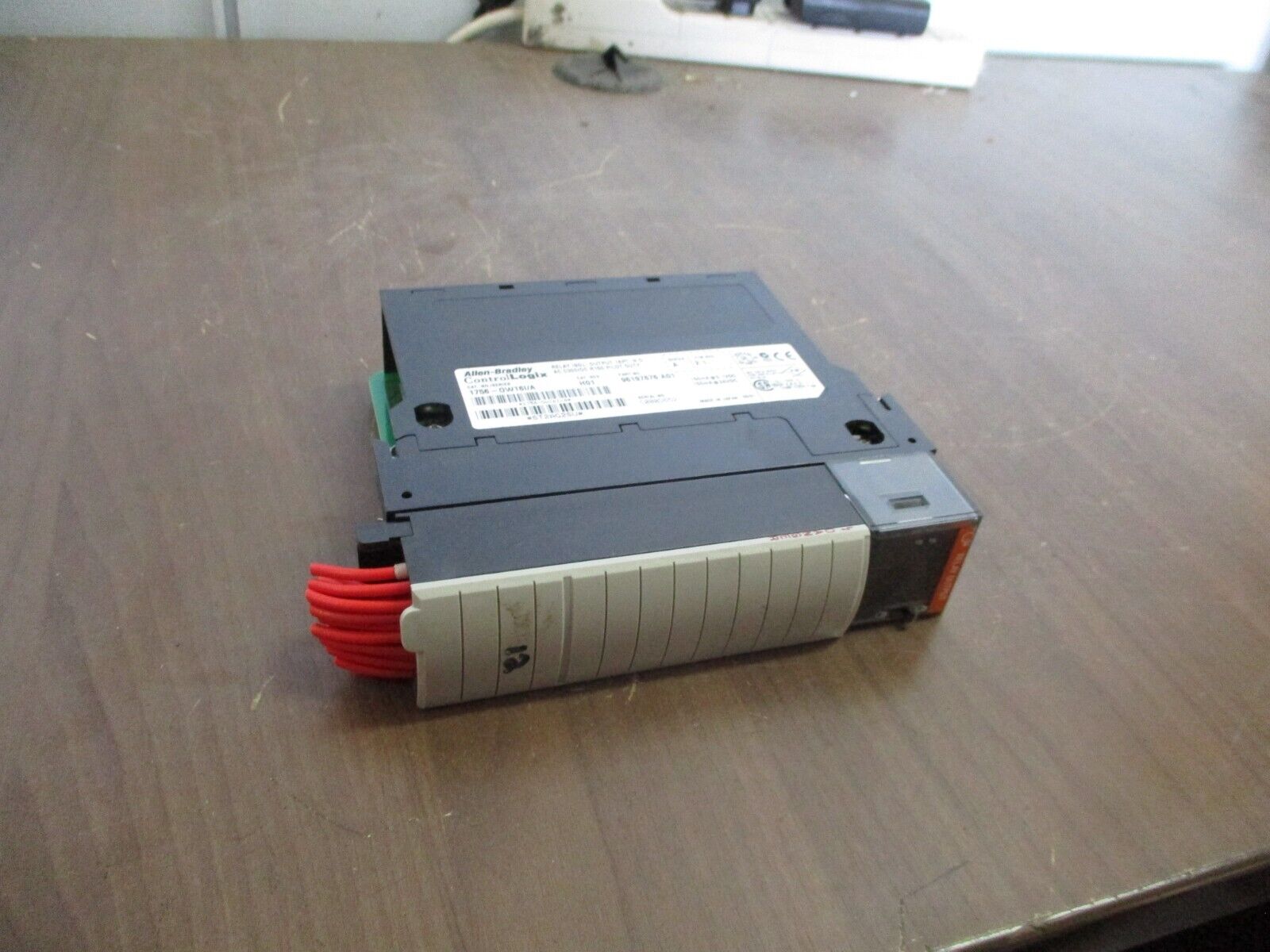Allen-Bradley ControlLogix Relay Isolated Output Module 1756-OW16I Ser. A Used