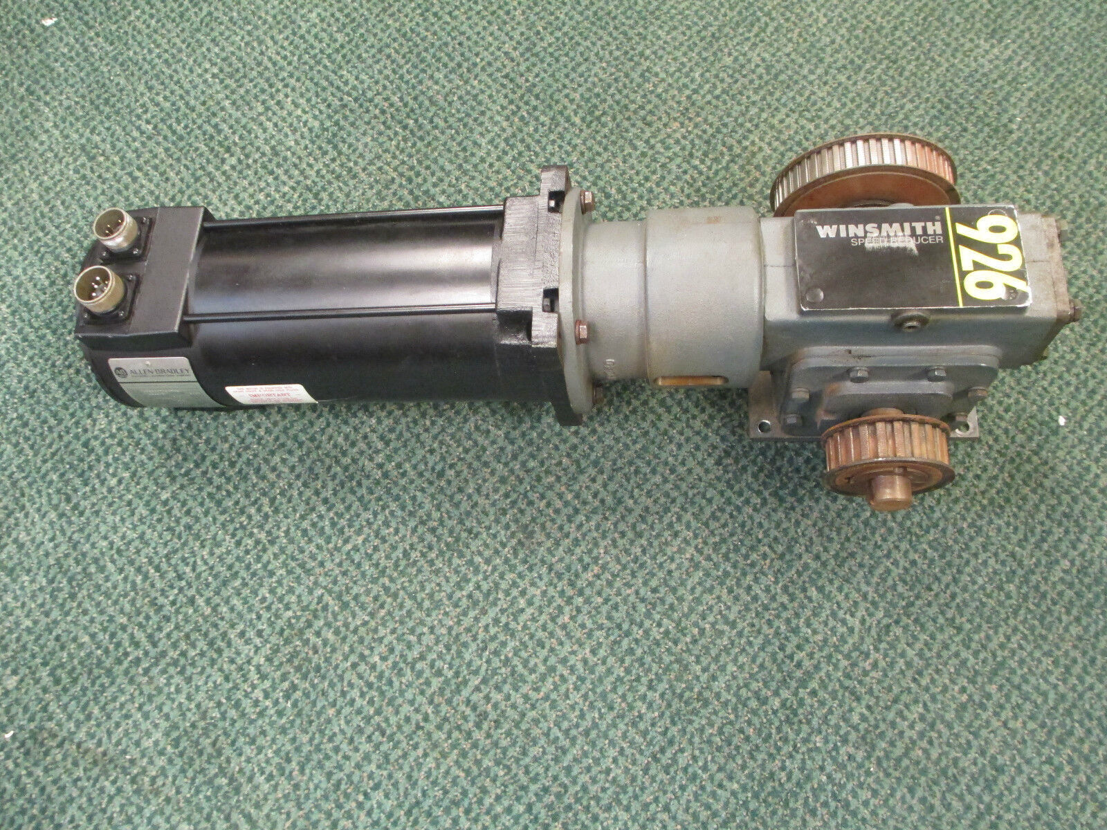 Allen-Bradley 1326 AC Servo Motor 1326AB-B2E-11, w/ Winsmith 926 Gear 926CDT