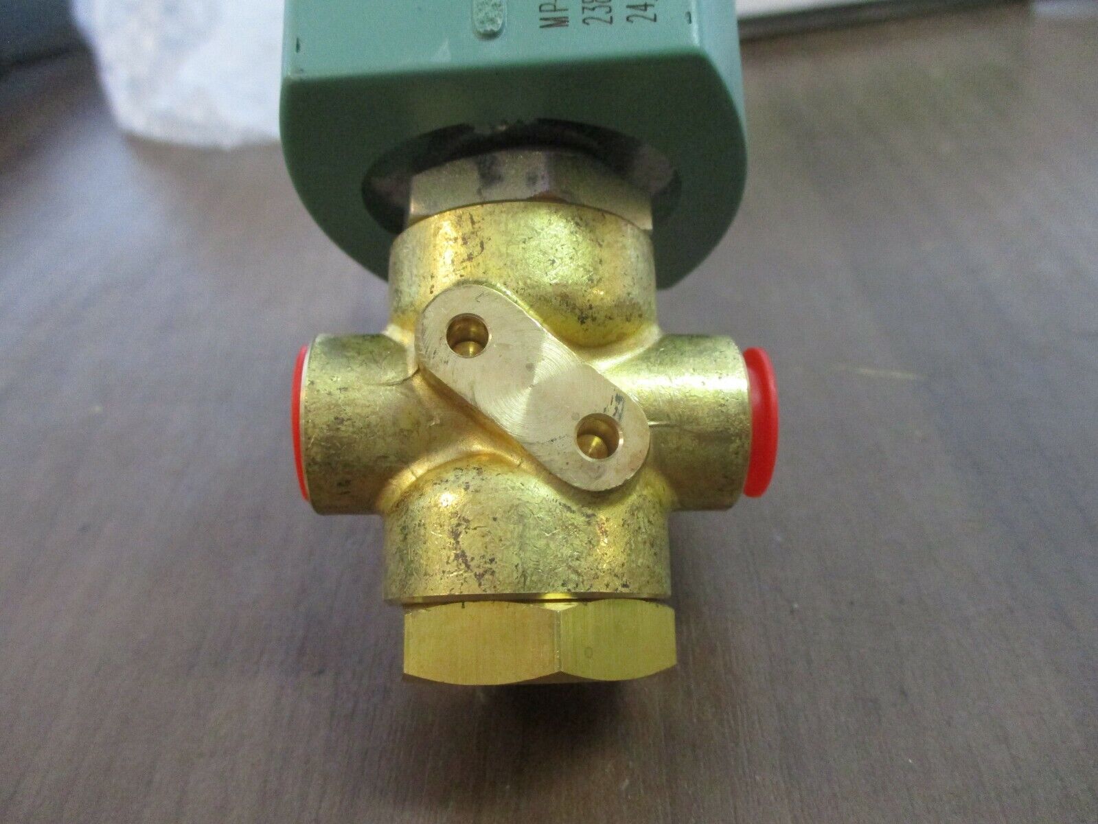 Asco Red Hat Solenoid Valve SD8320G176 24V 60Hz New Surplus
