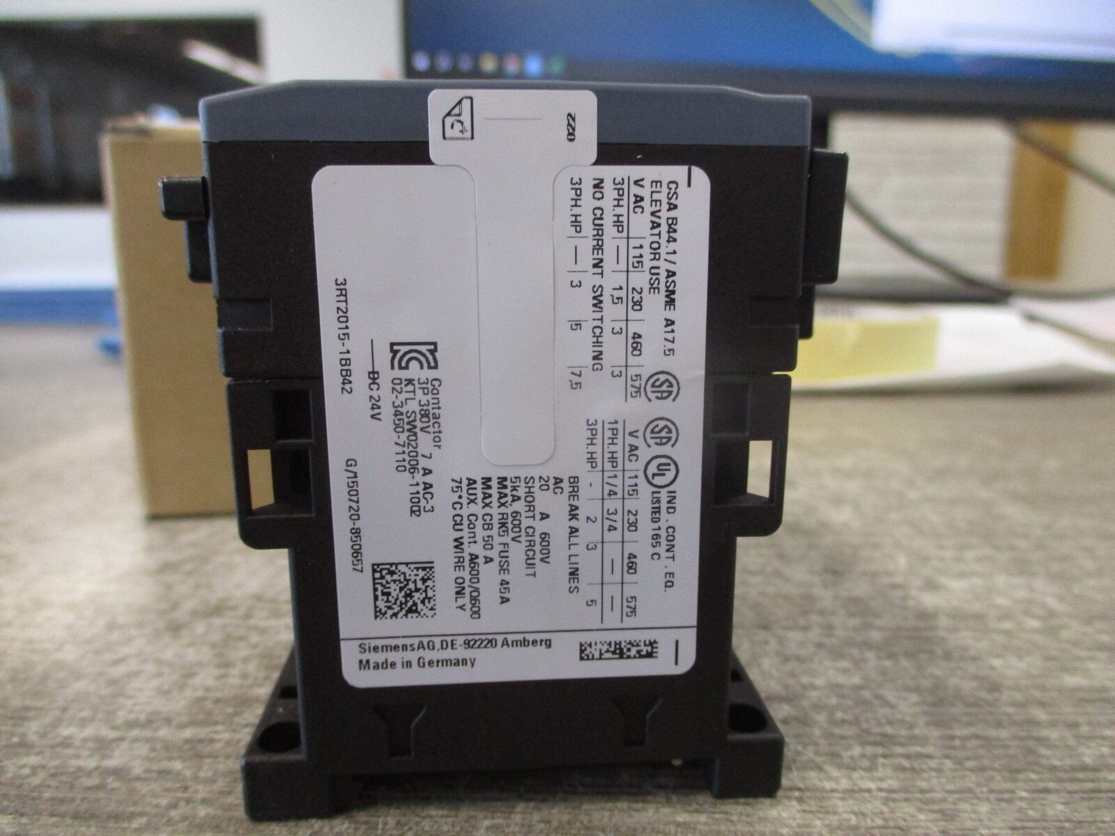 Siemens Reversing Contactor 3RA2315-8XE30-1BB4 24VDC Coil New Surplus