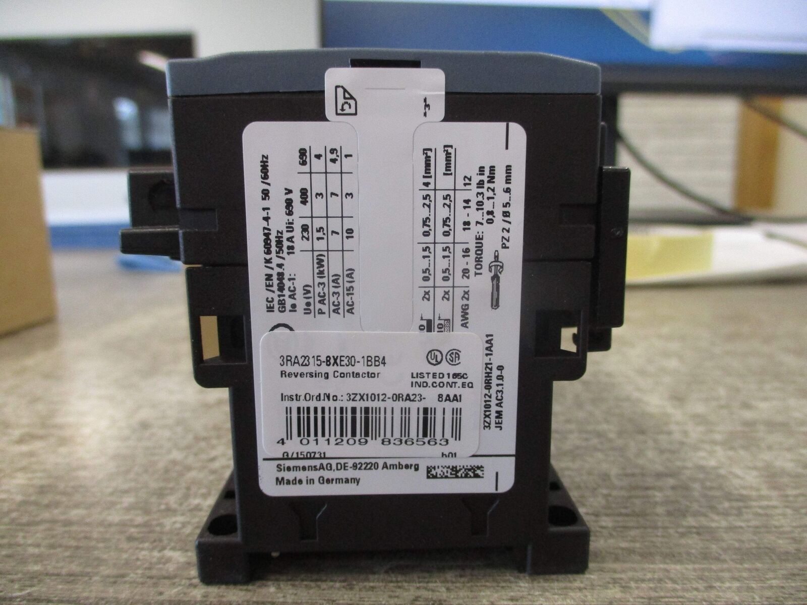 Siemens Reversing Contactor 3RA2315-8XE30-1BB4 24VDC Coil New Surplus