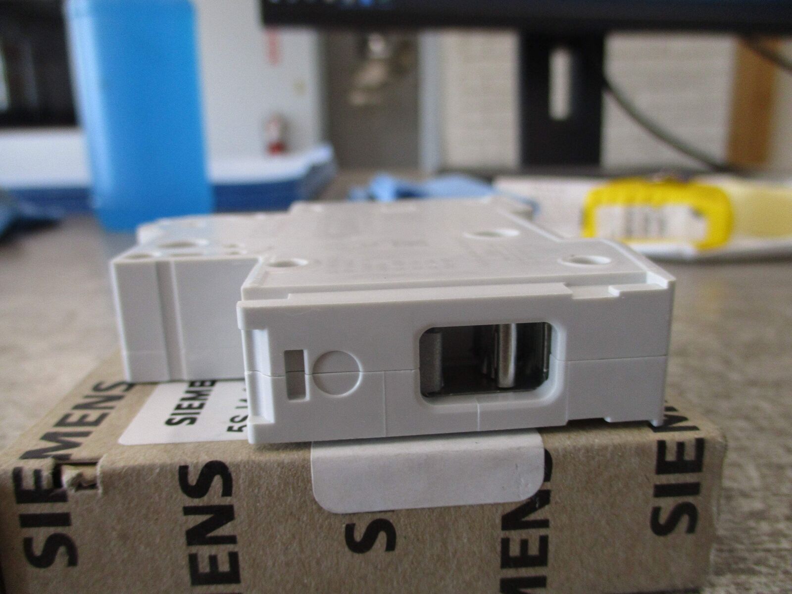 Siemens Circuit Breaker 5SJ4 104-7HG40 4A 240V 1P New Surplus