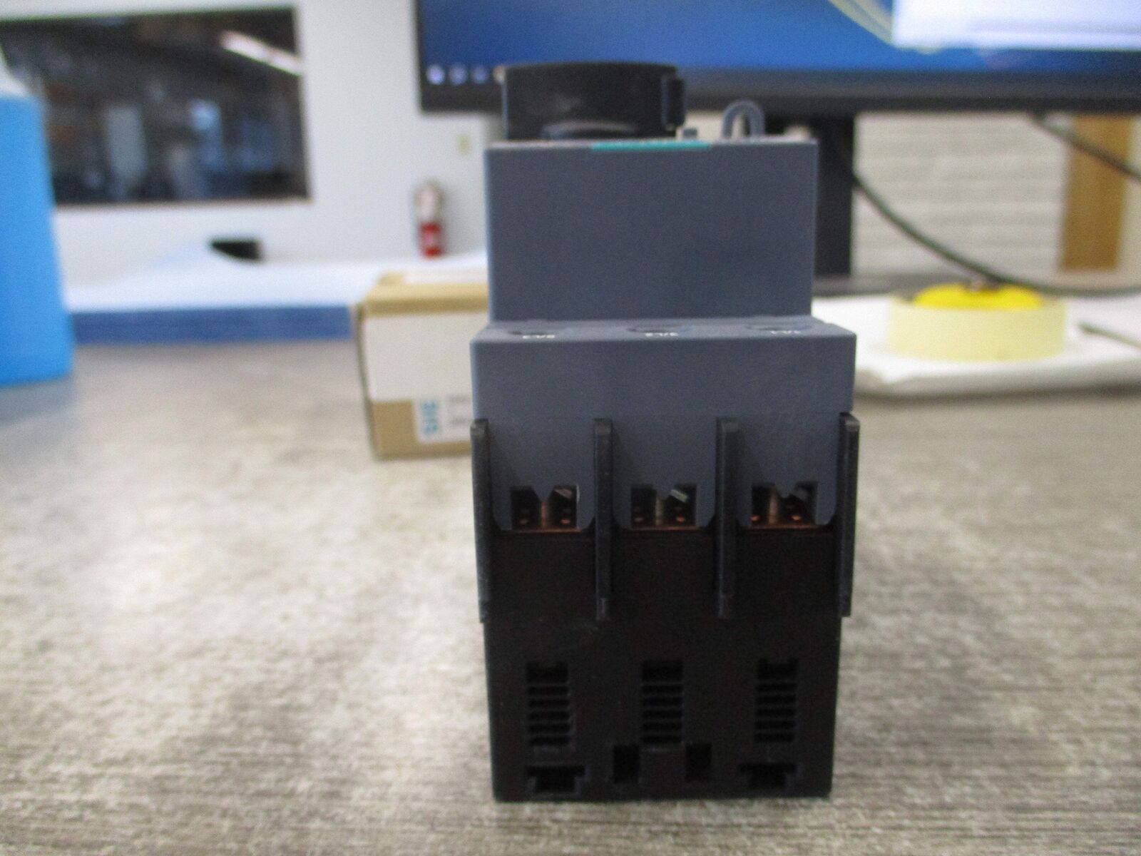 Siemens Manual Motor Protector 3RV2011-1BA10 Trip: 1.4-2A New Surplus