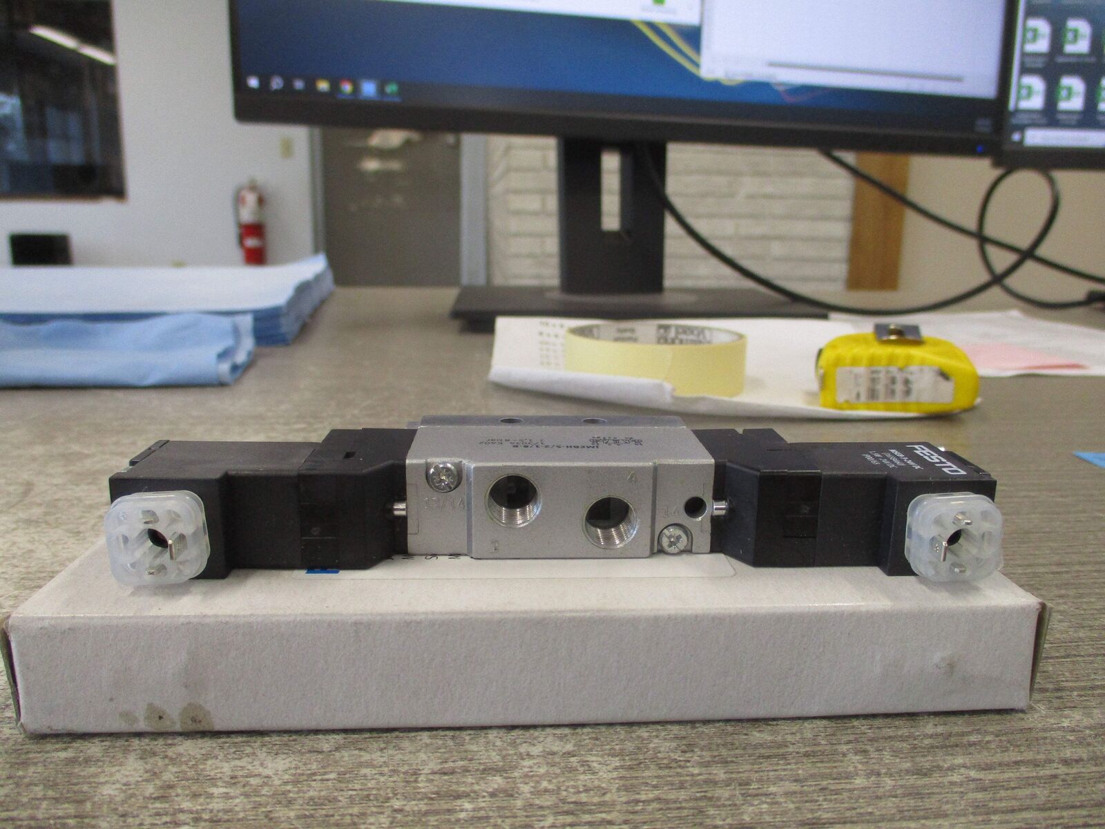 Festo Solenoid Valve 173034 JMEBH-5/2-1/8-B New Surplus